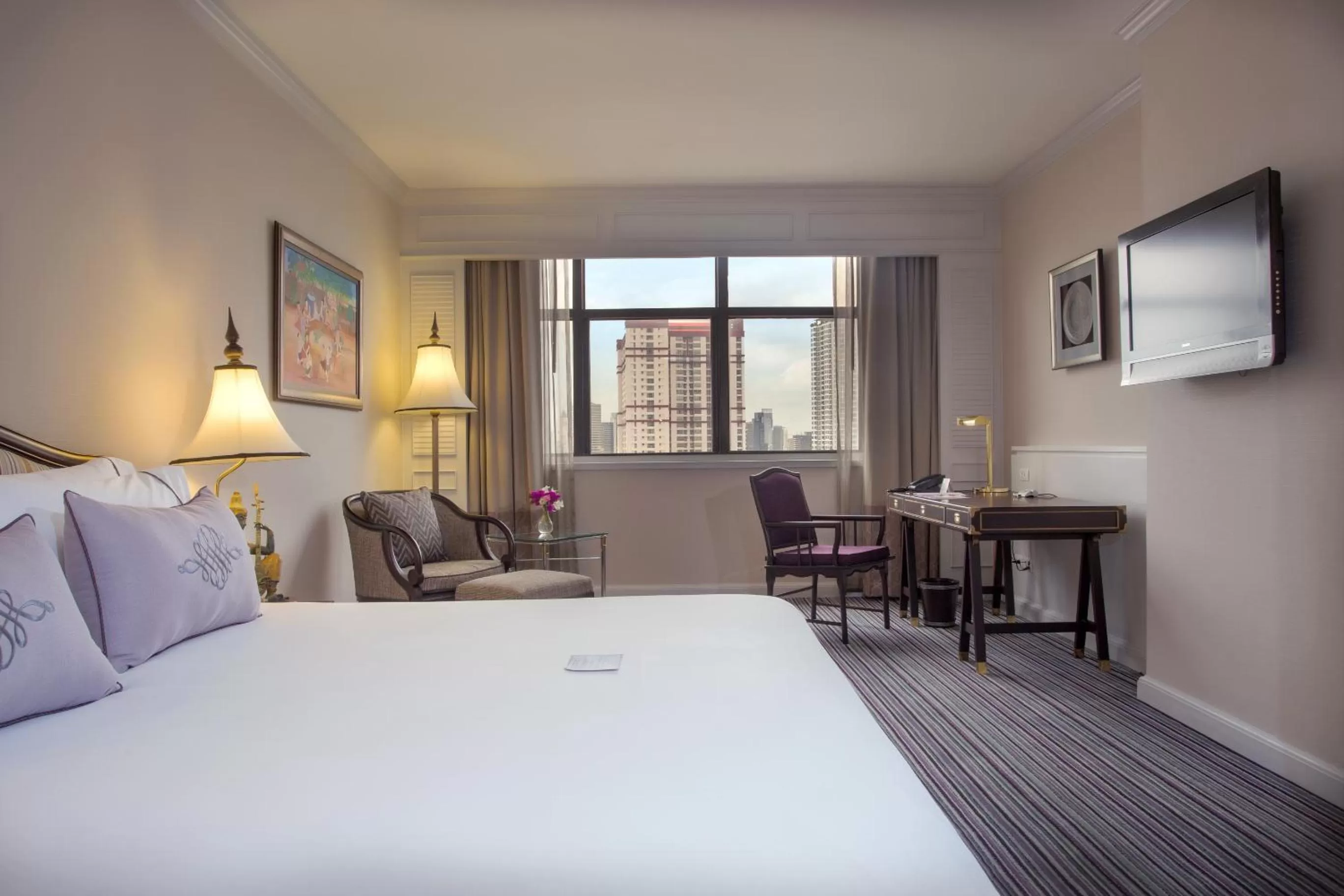 Bedroom, Bed in The Sukosol Hotel