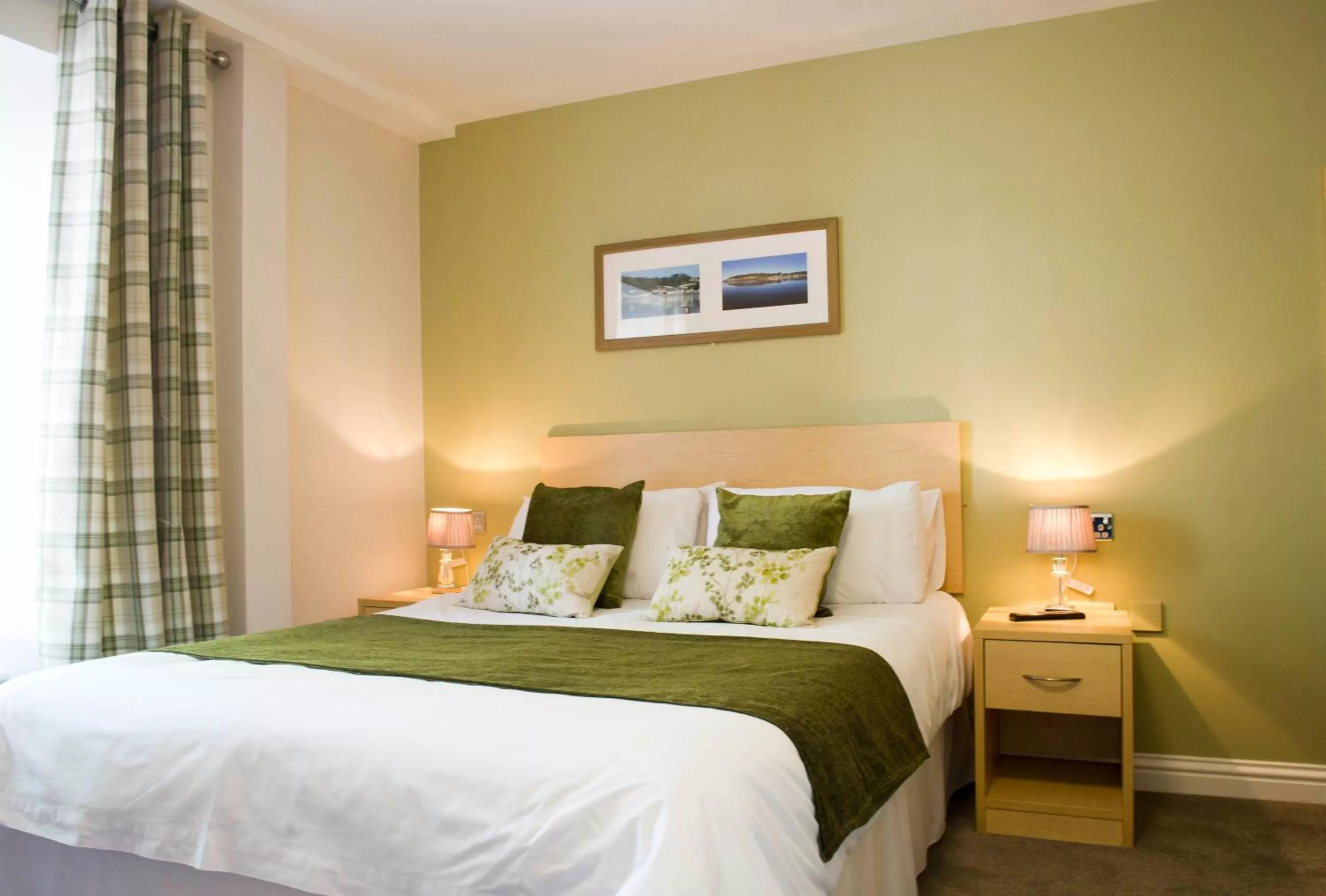 Rose and Crown Hotel