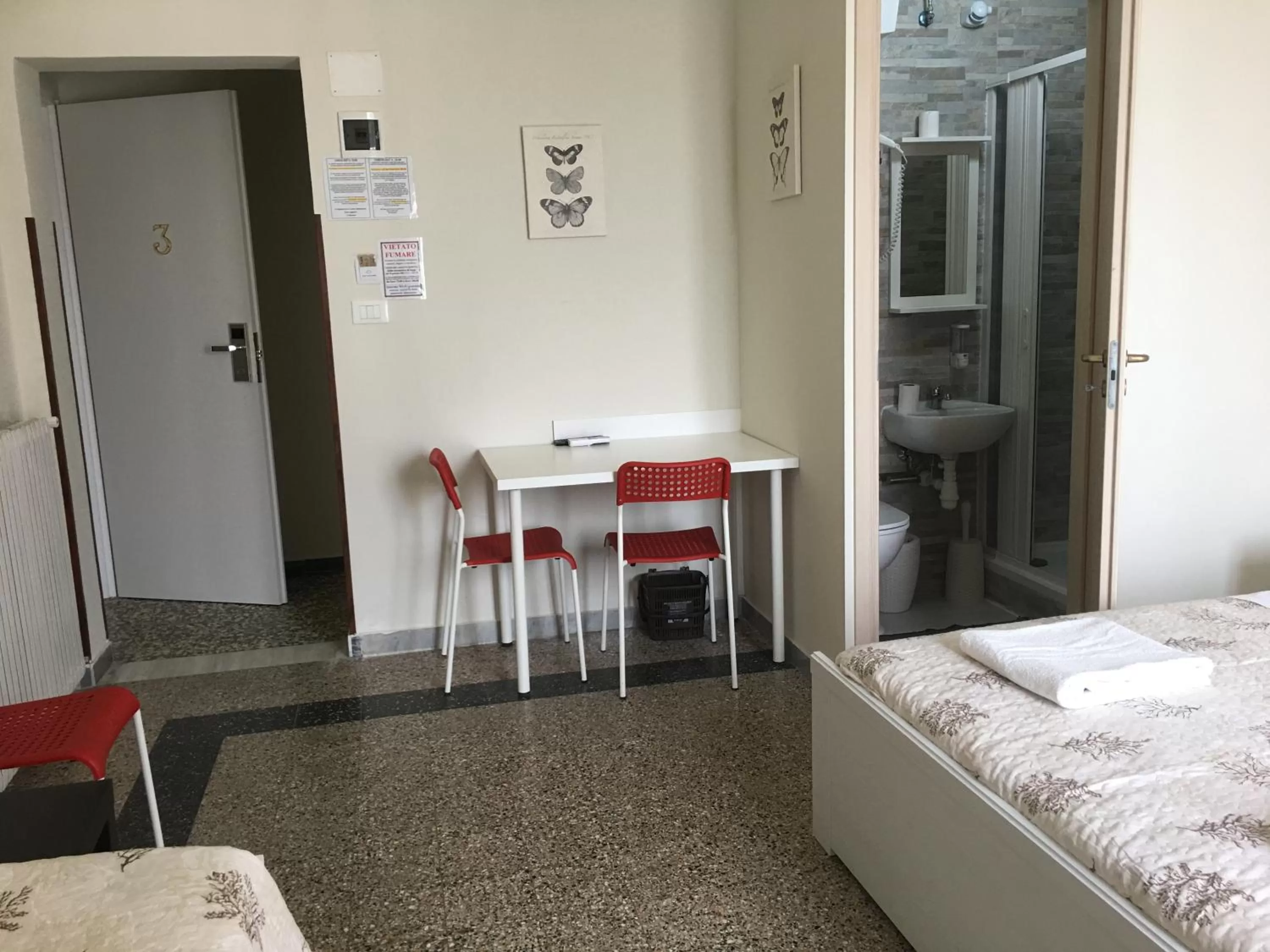 Bathroom, Bed in Aliante B&B