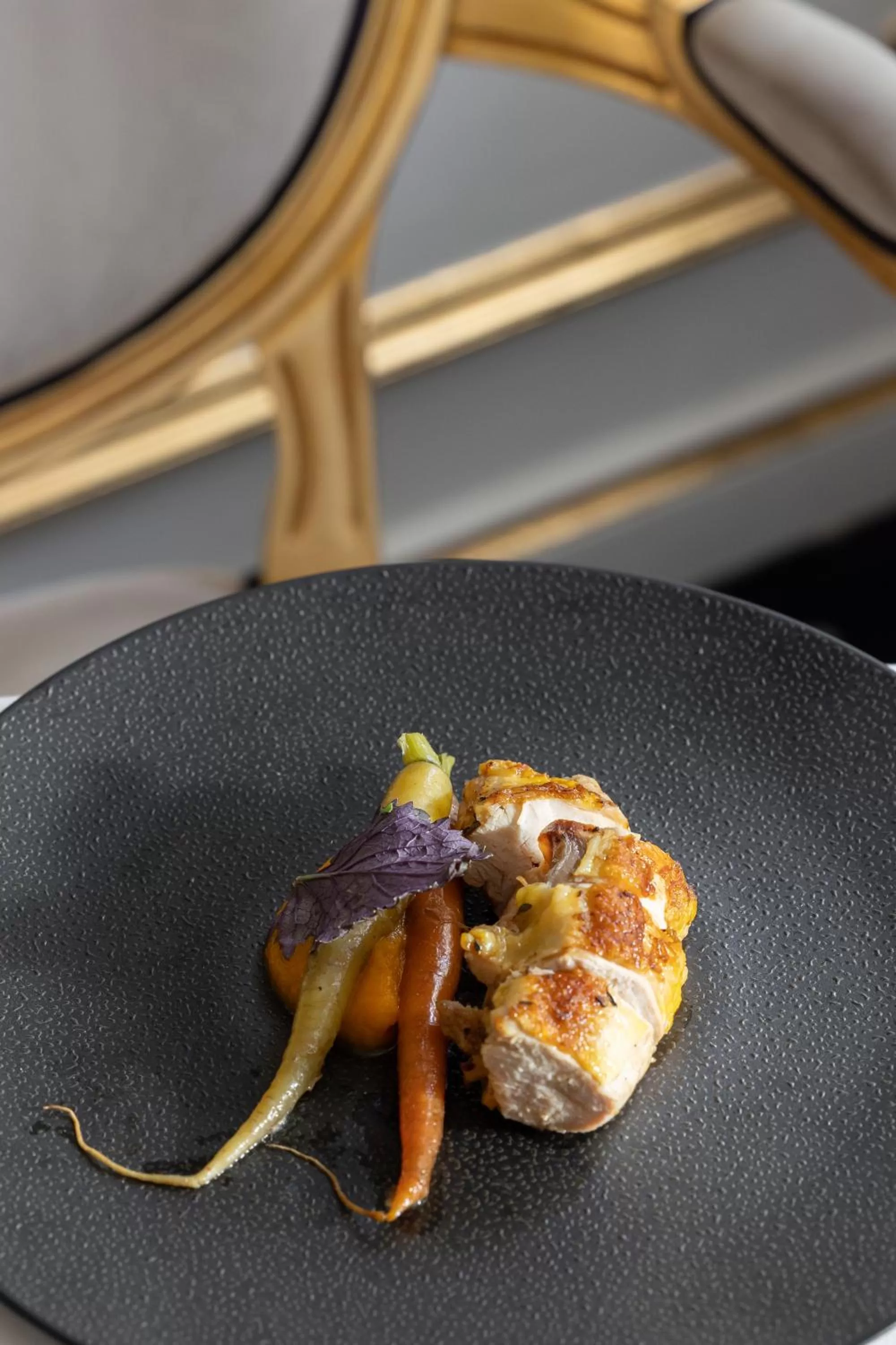 Restaurant/places to eat in Hotel Le Place d'Armes - Relais & Châteaux