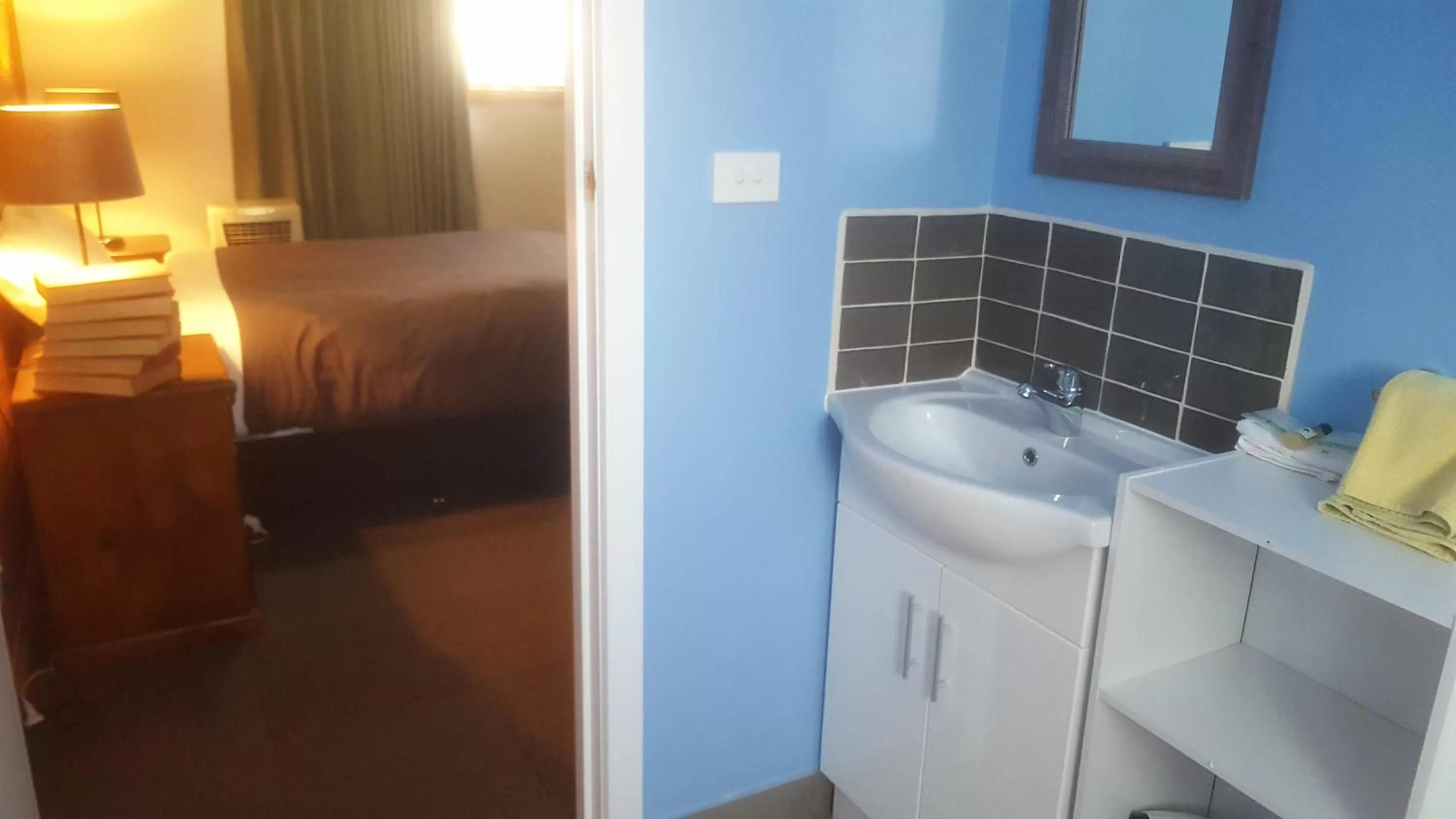 Bathroom in Clunes Motel