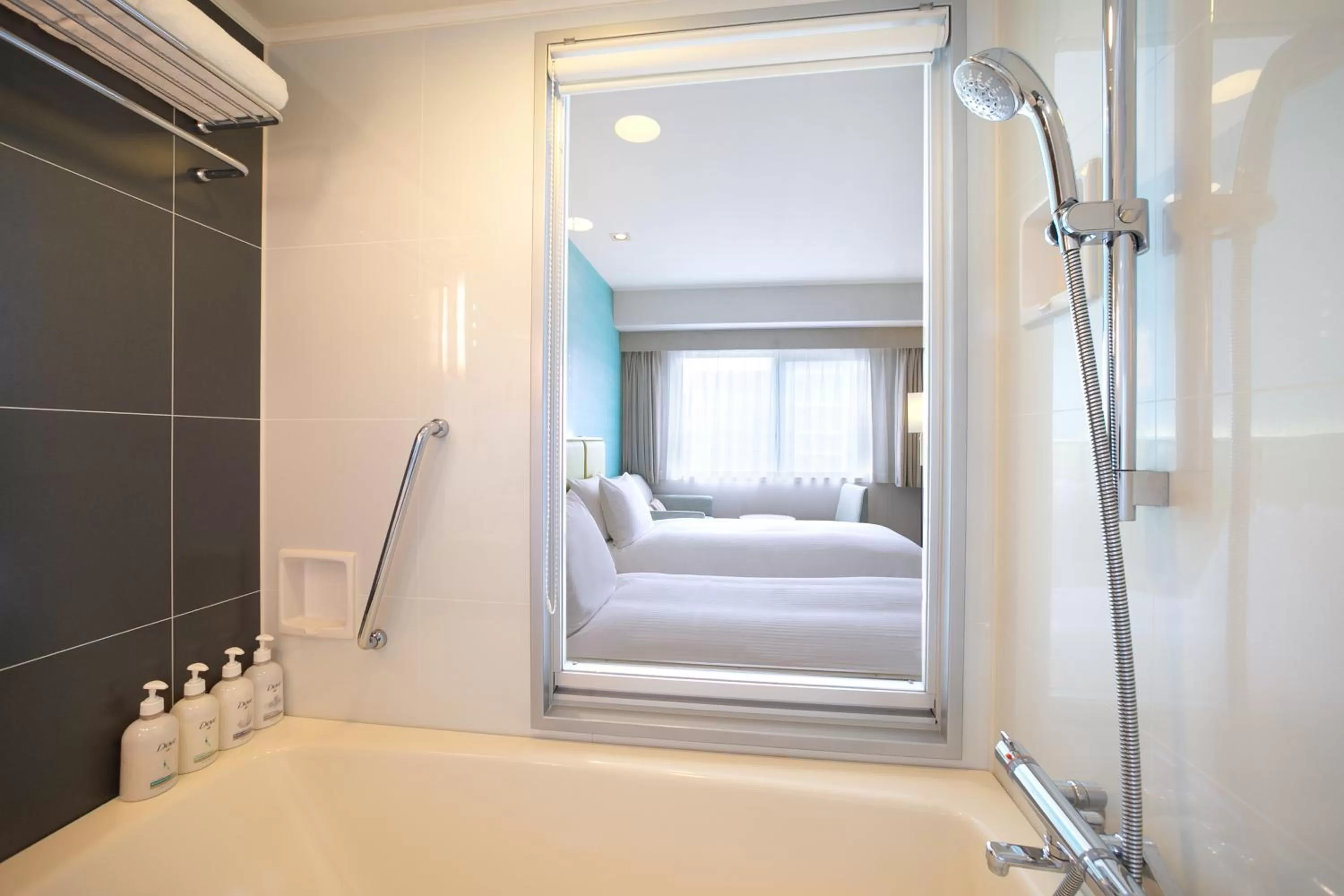 Bathroom, Bed in Holiday Inn Osaka Namba by IHG