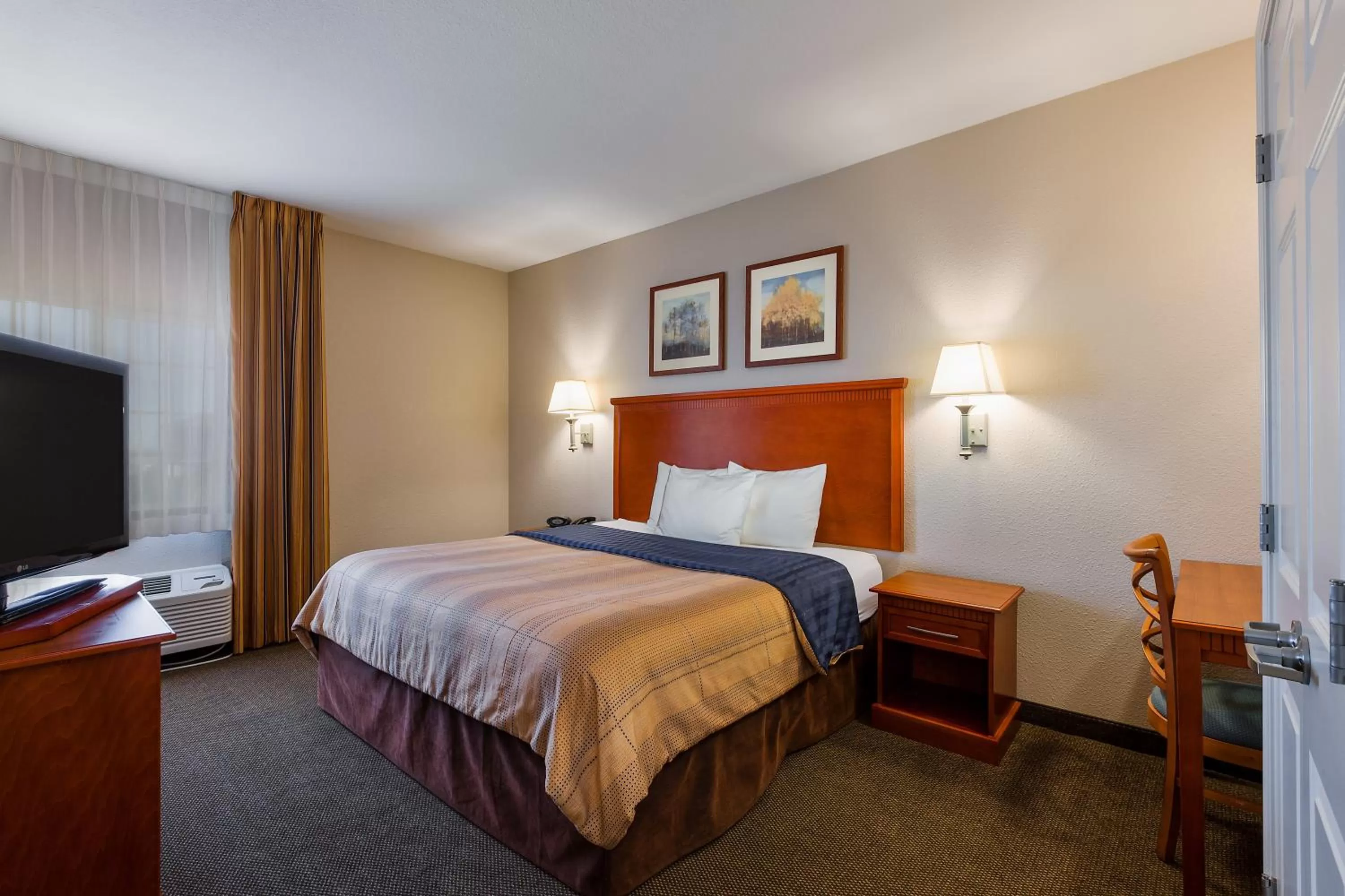 Bedroom, Bed in Candlewood Suites Decatur Medical Center by IHG