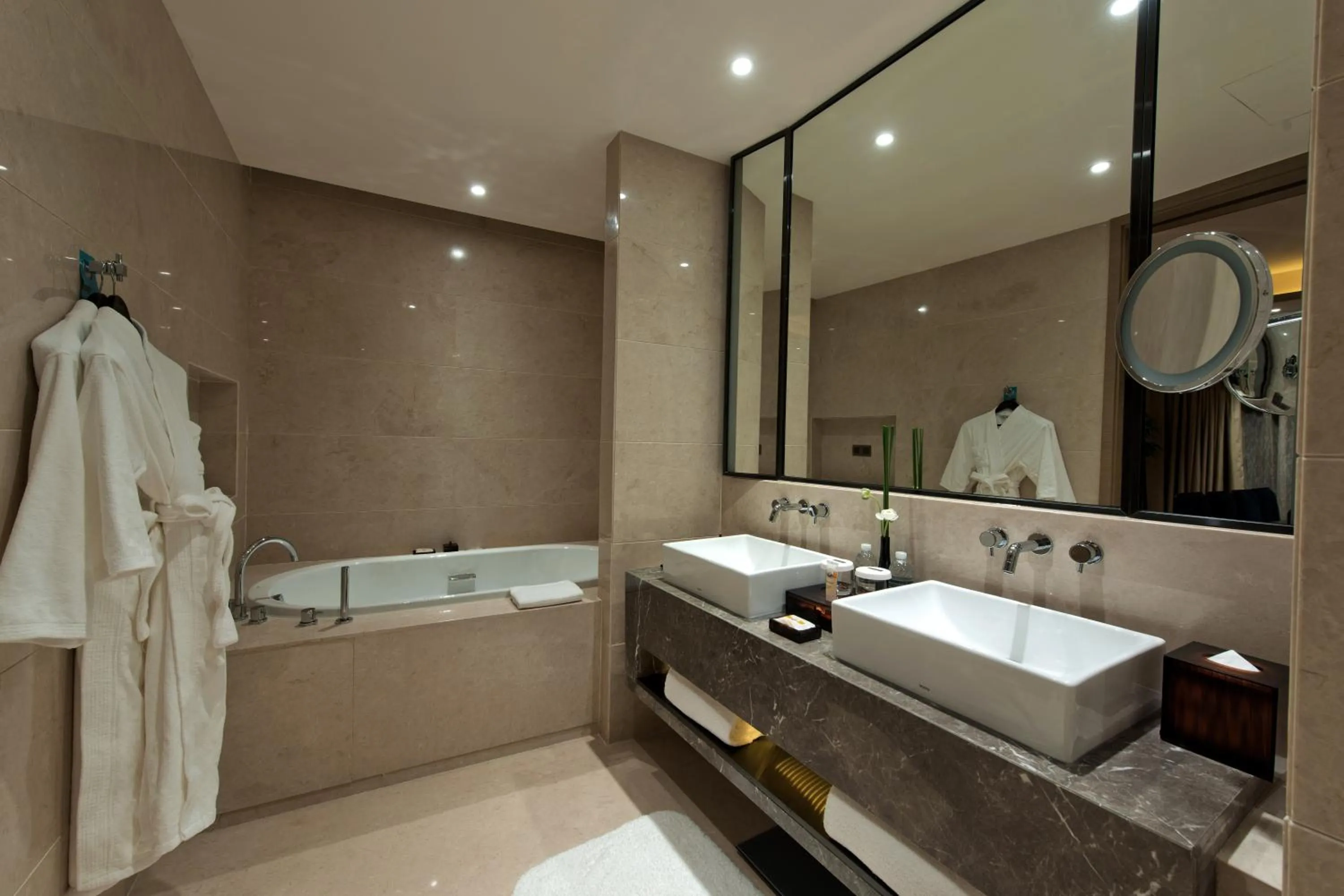 Bathroom in Pullman Shanghai Xuhui