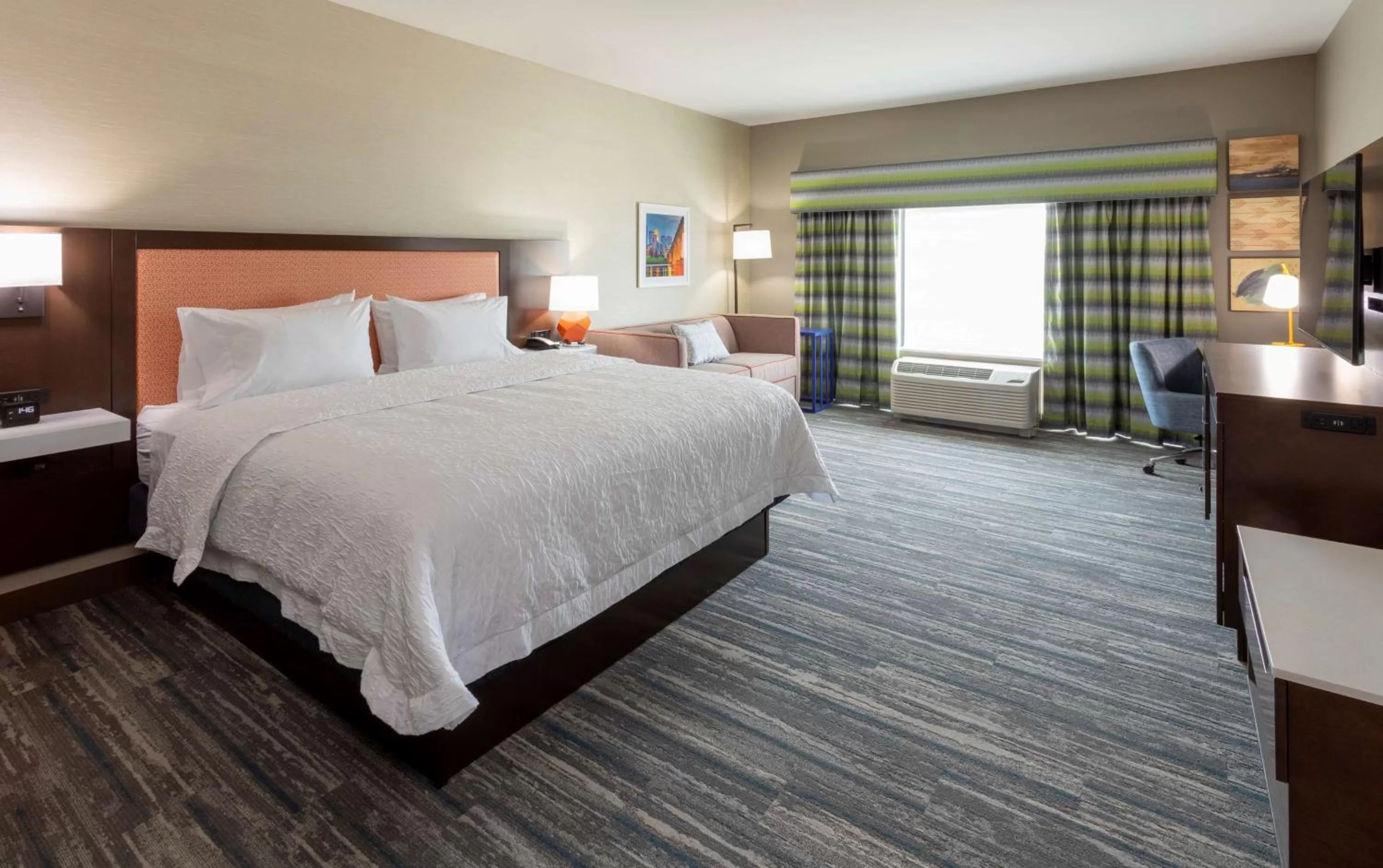 Bedroom, Bed in Hampton Inn Eden Prairie Minneapolis