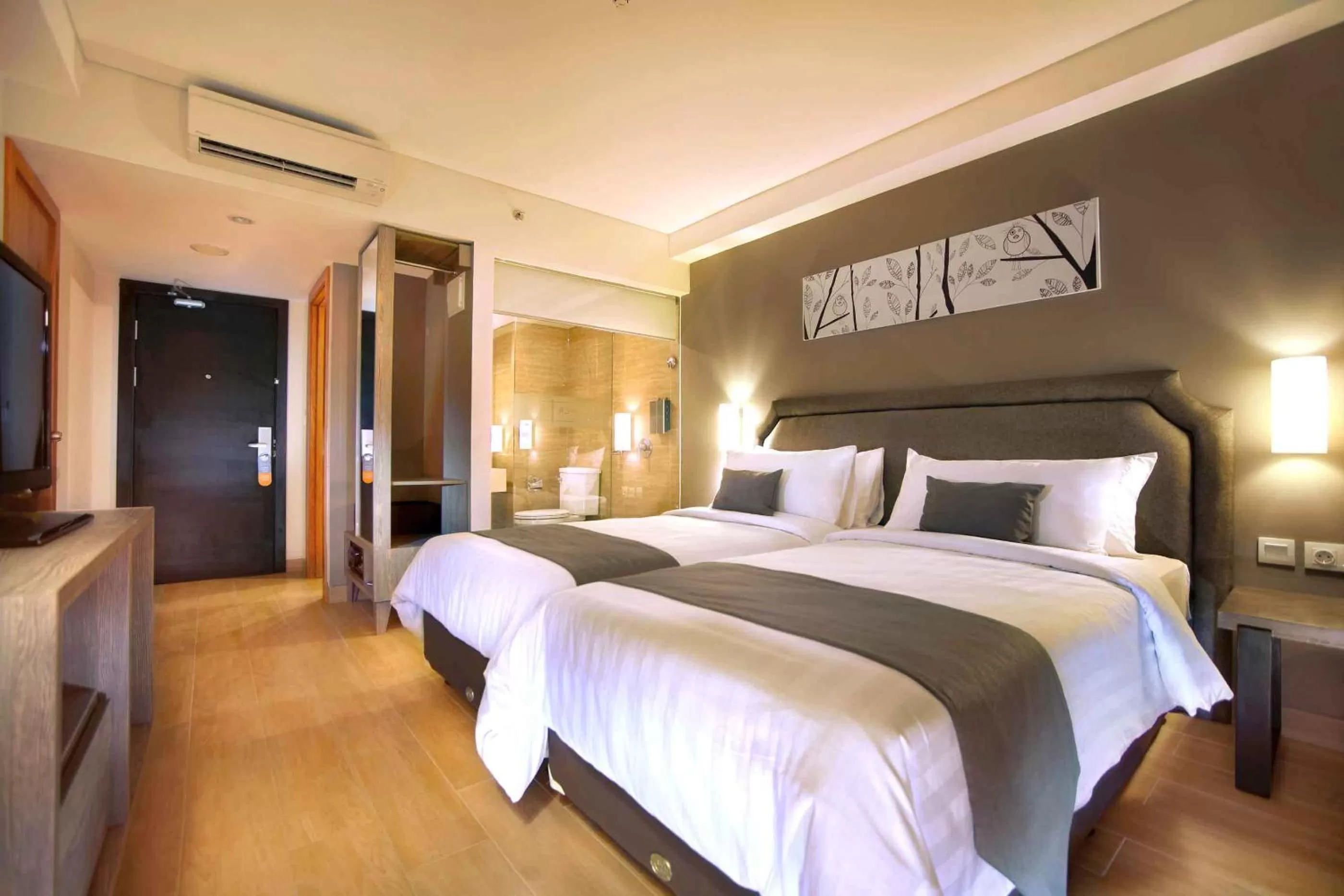 Bedroom, Bed in Harper Kuta Hotel by ASTON