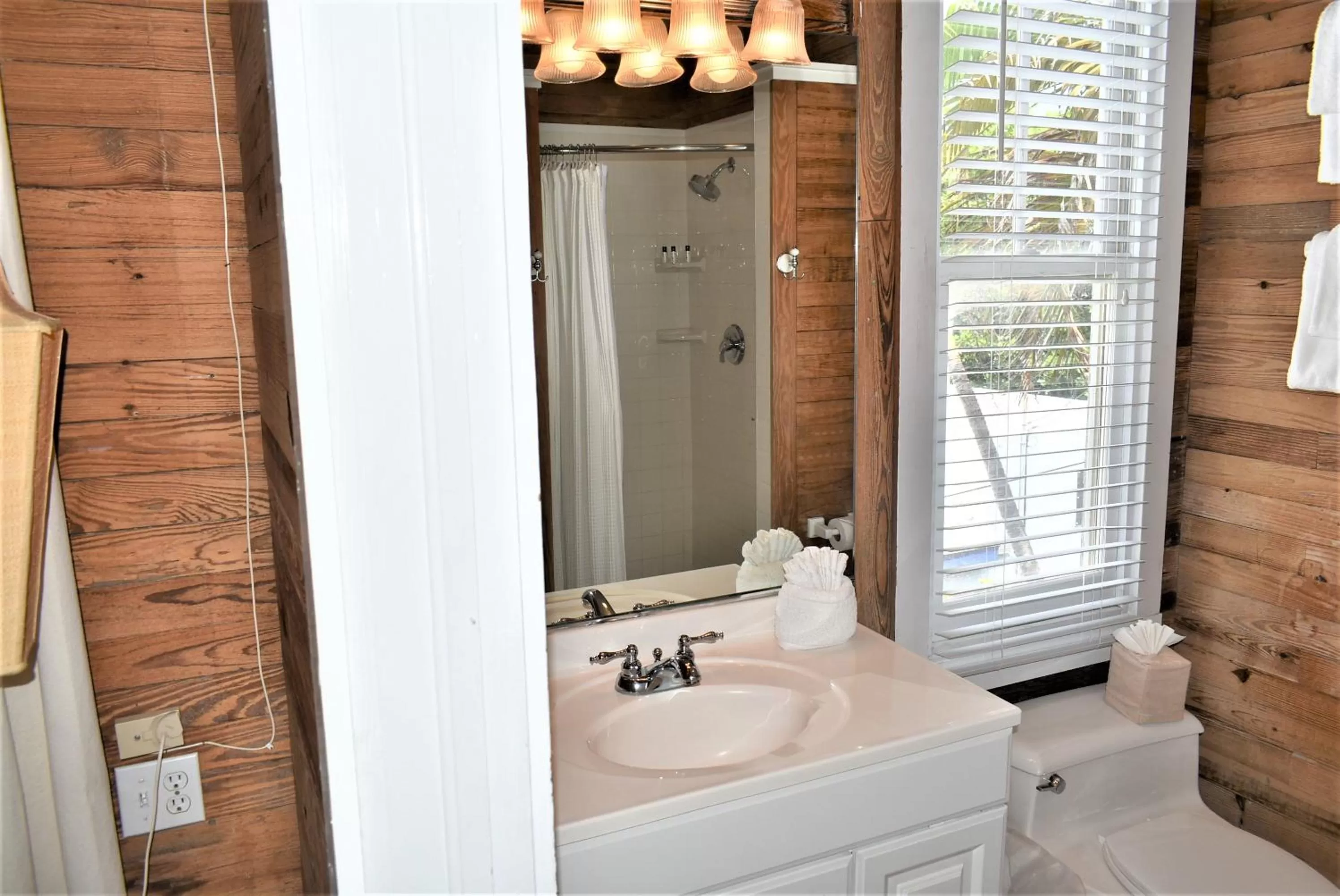 Bathroom in Simonton Court Historic Inn & Cottages