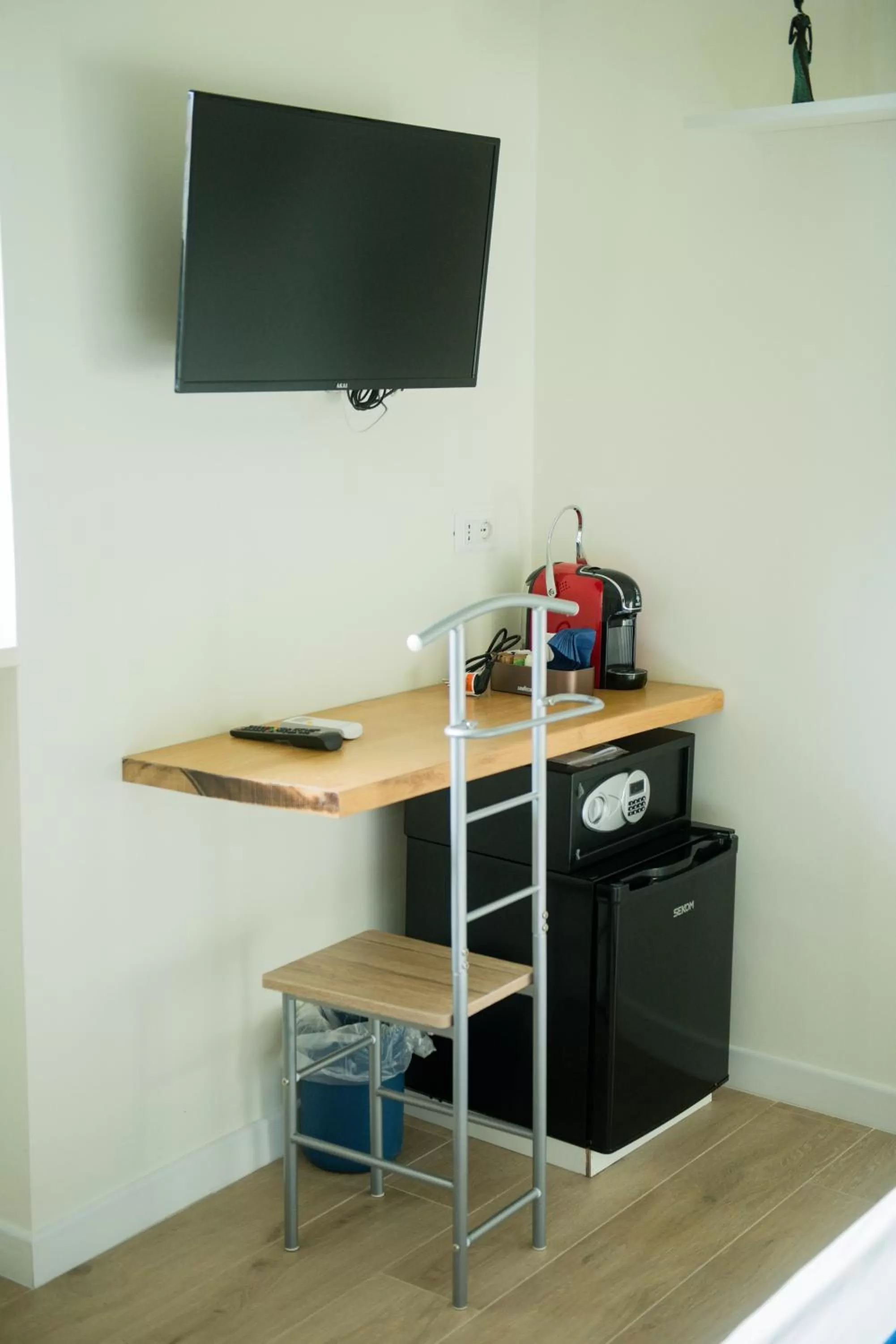 TV and multimedia, TV/Entertainment Center in Divina Perla