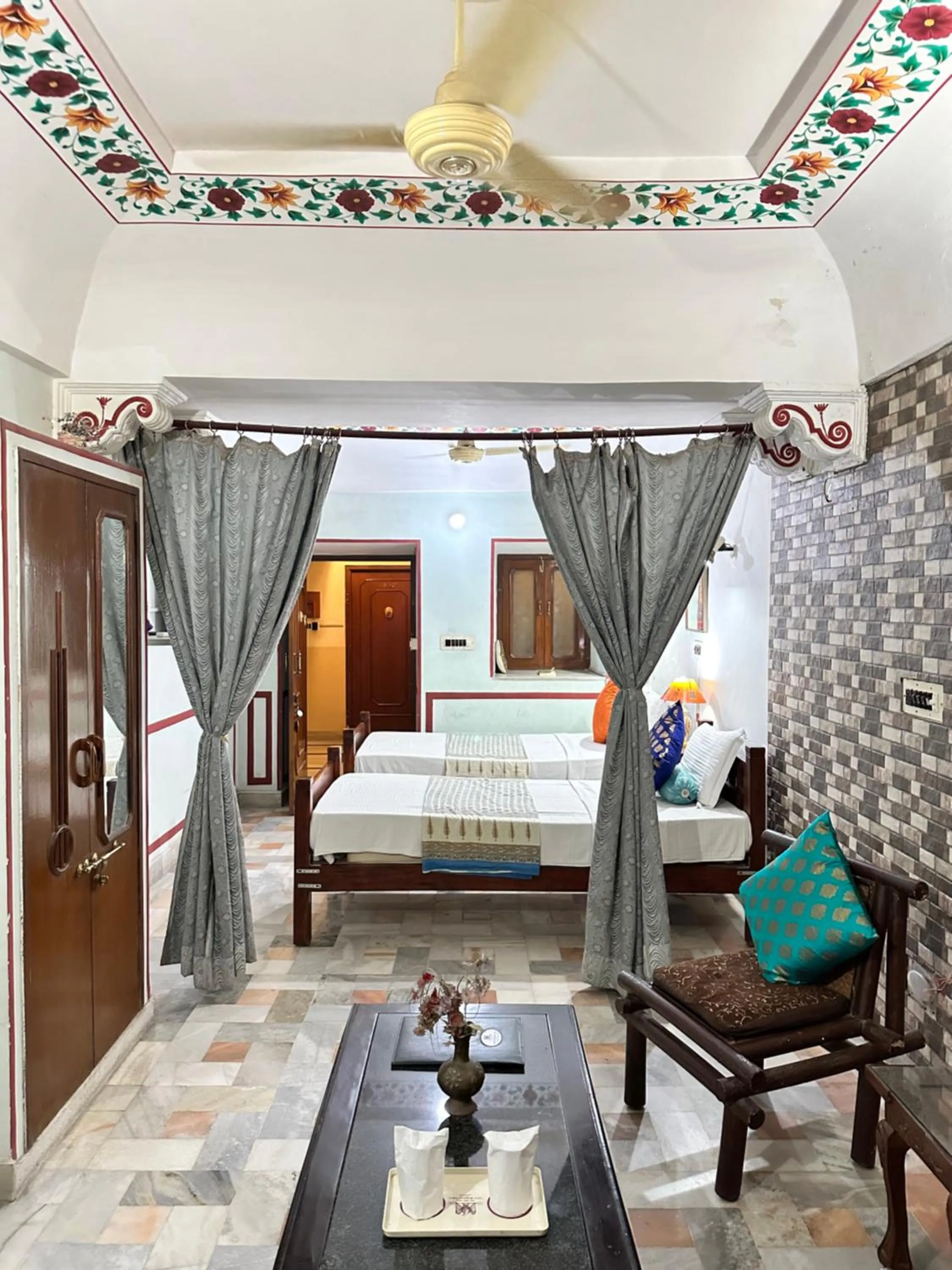 Bed in Rawla Mrignayani Palace