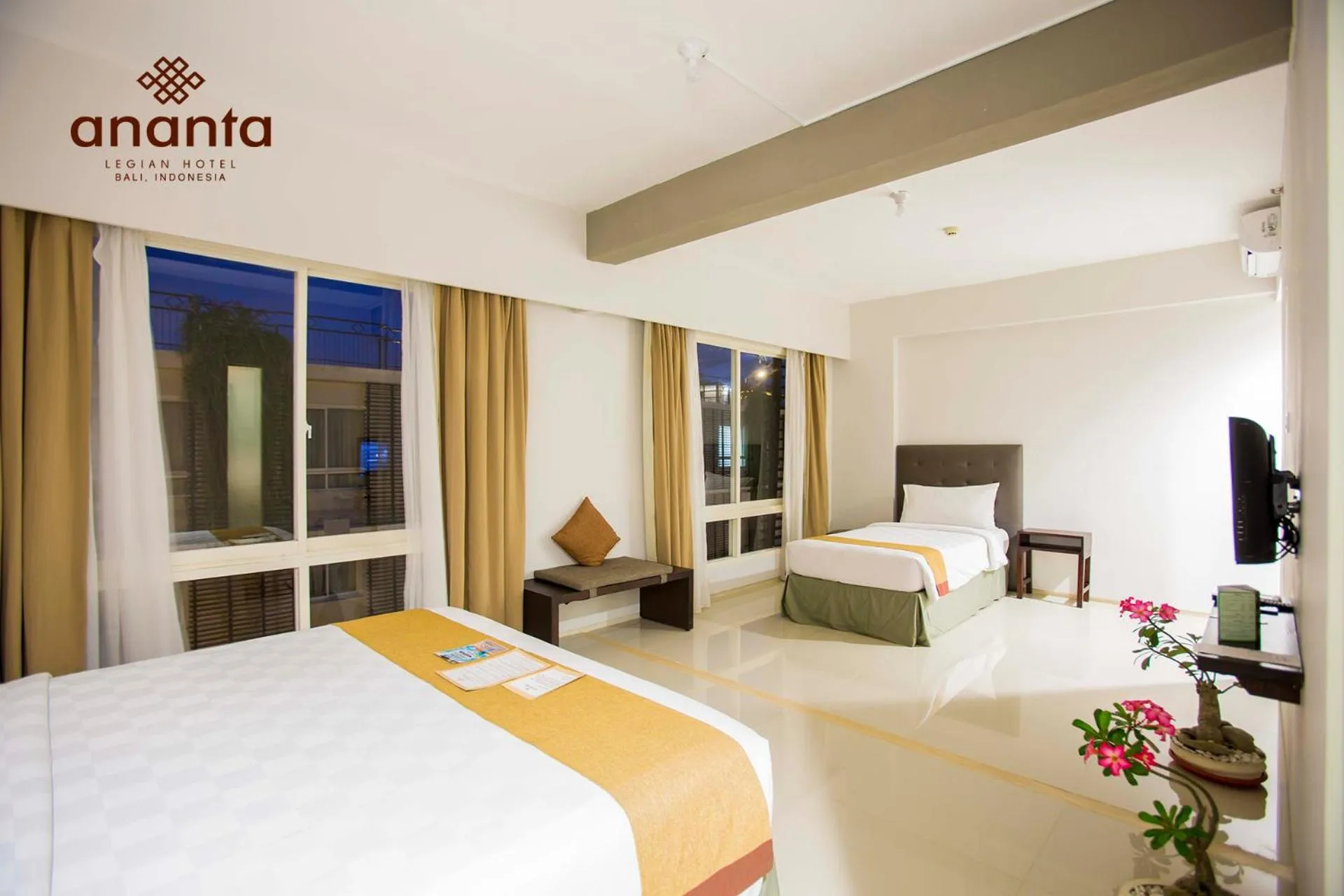 Bed in Ananta Legian Hotel