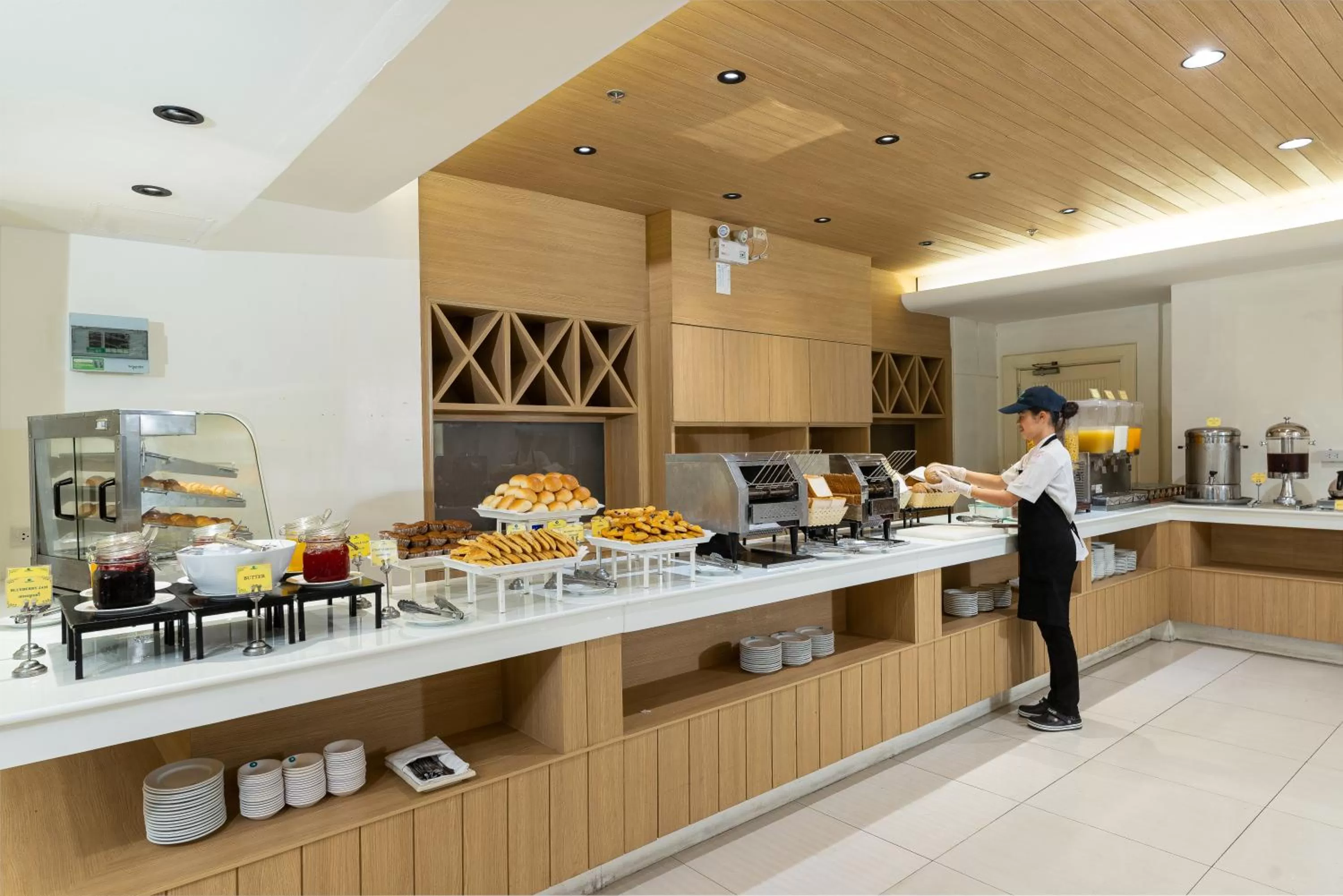 Restaurant/places to eat in Jomtien Palm Beach Hotel and Resort