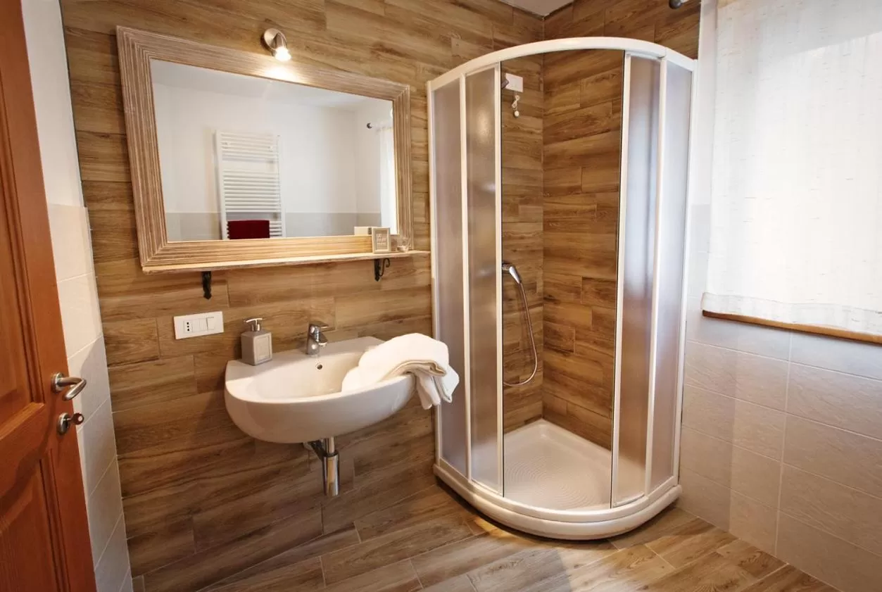 Shower, Bathroom in Albergo Diffuso Tolmezzo