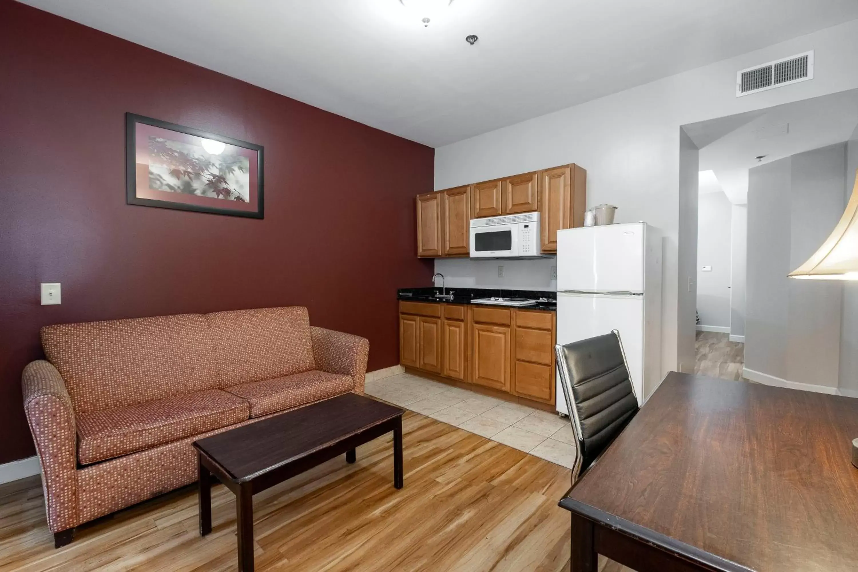 Suite King Room - Kitchenette - Non-Smoking in Red Roof Inn & Suites Wilson Suite King Room - Kitchenette - Non-Smoking in Red Roof Inn & Suites Wilson