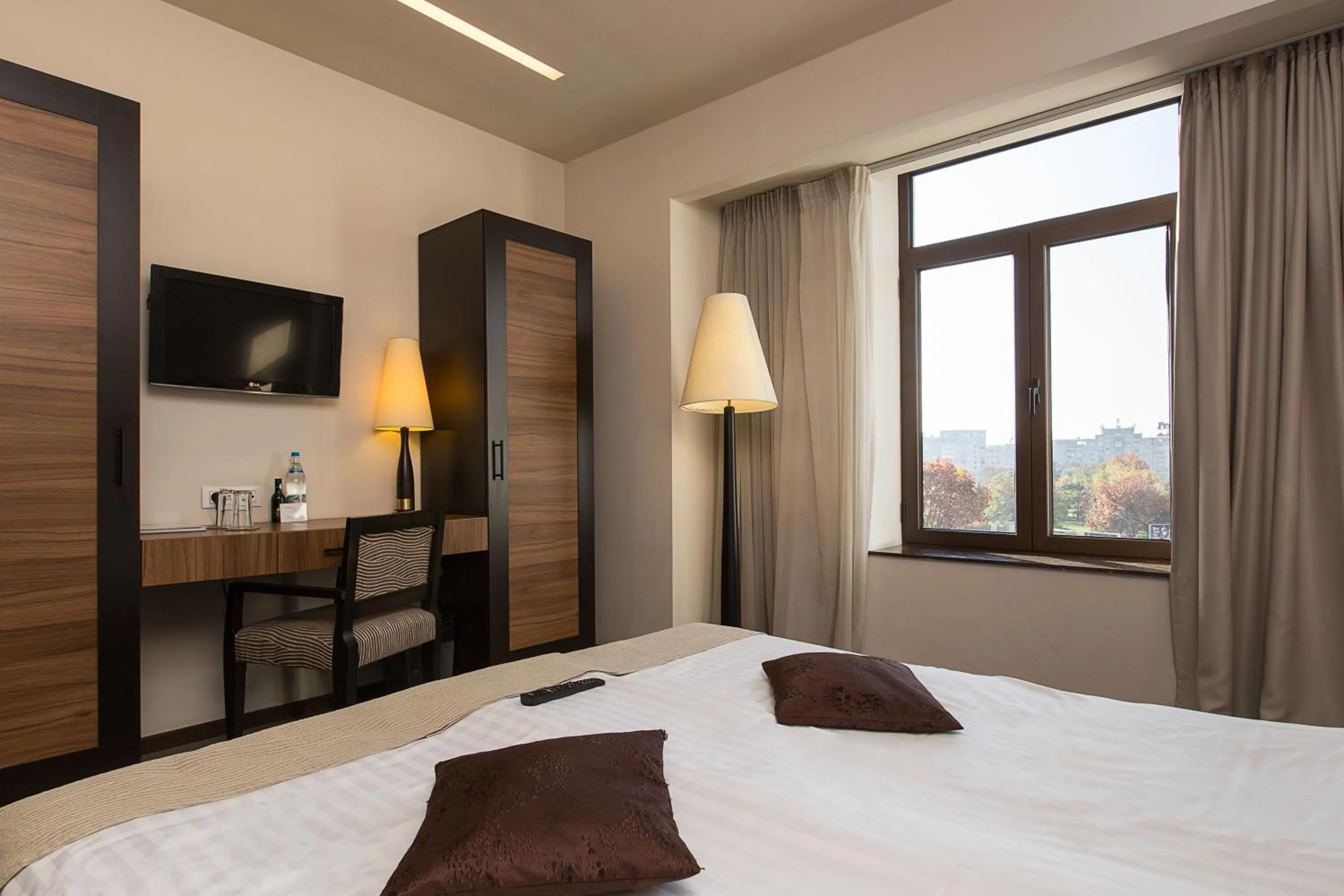 Photo of the whole room, Bed in Europa Royale Bucharest