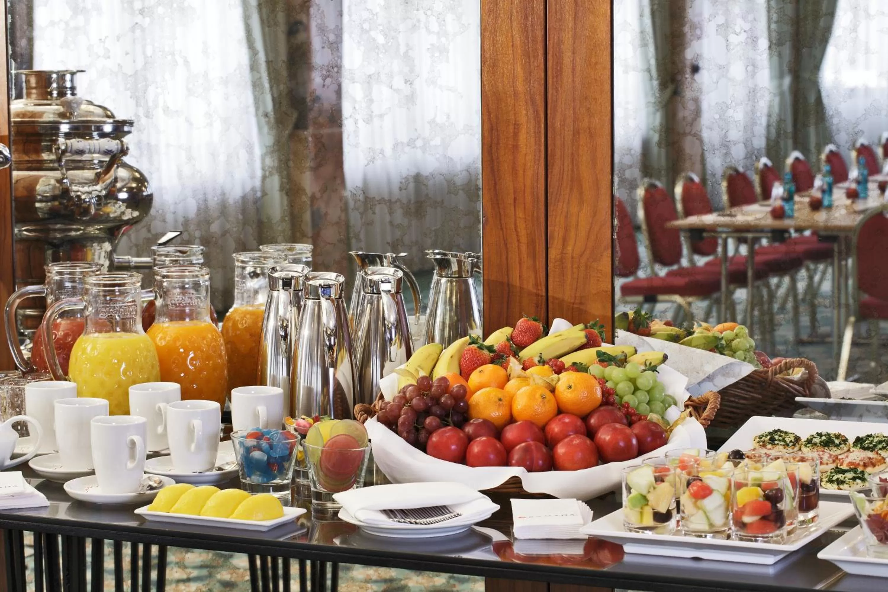 Restaurant/places to eat in H4 Hotel Frankfurt Messe