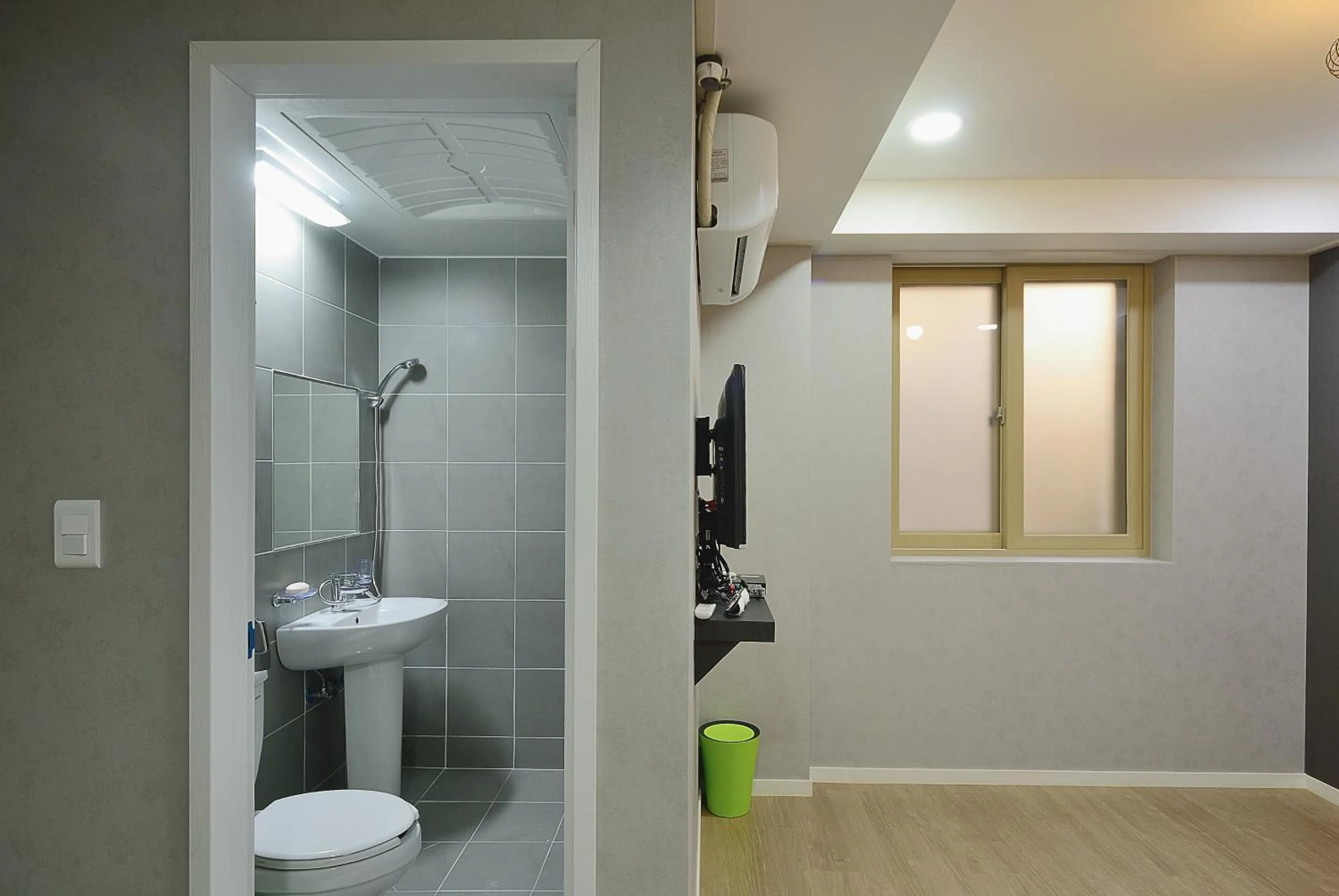 Shower in Red Guesthouse