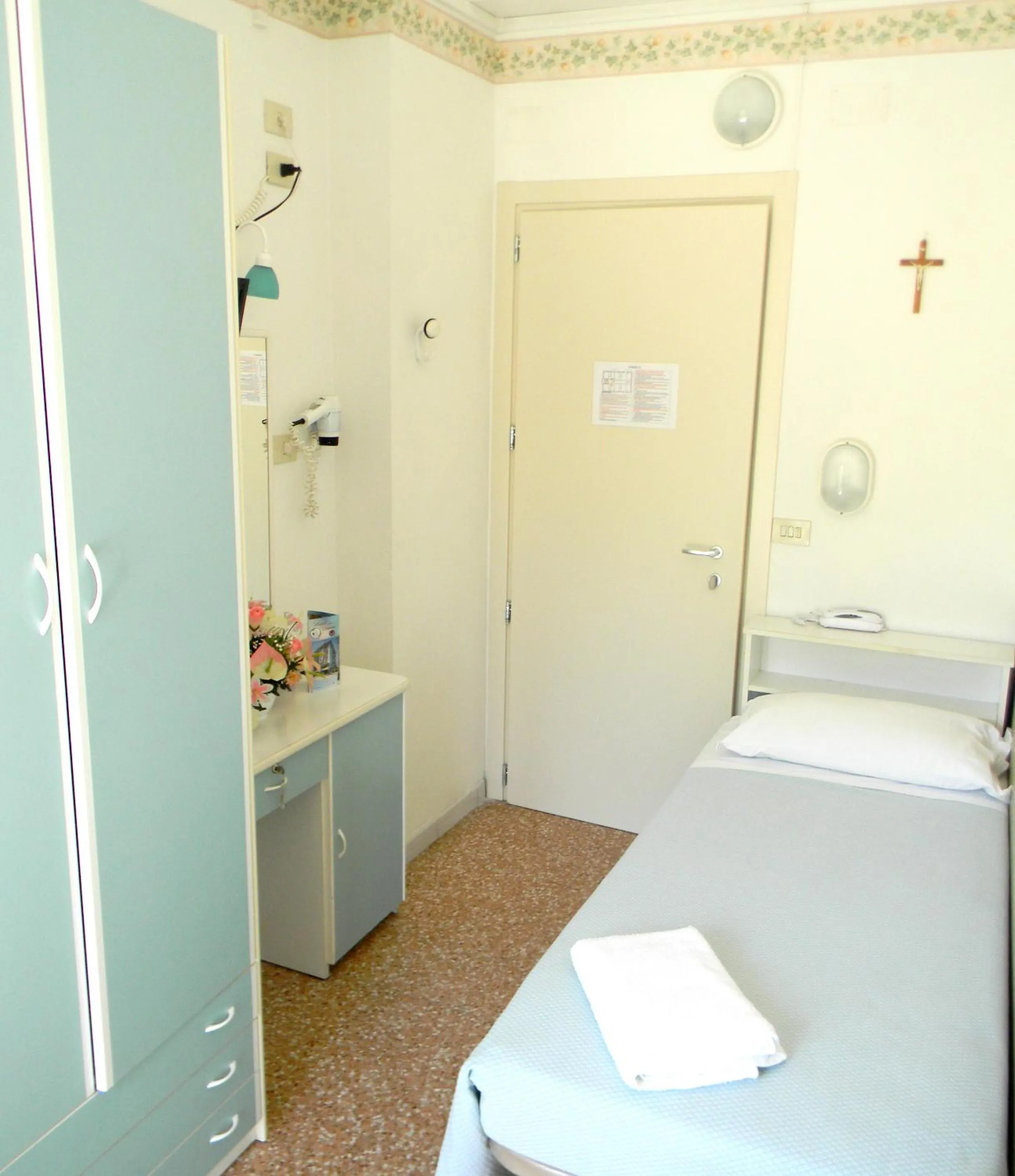 Single Room in Hotel Urania Nuova Gestione