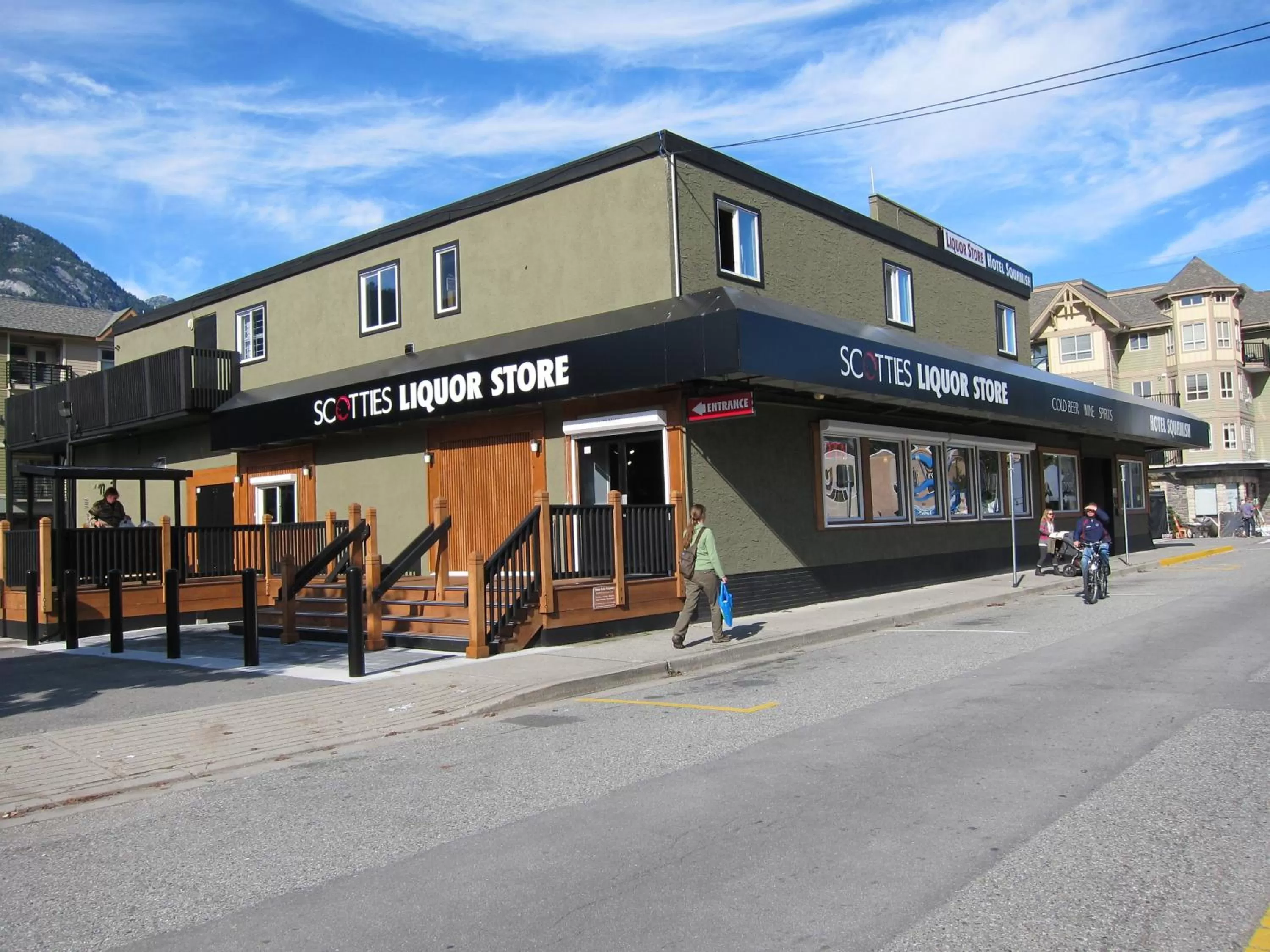 Facade/entrance in Hotel Squamish