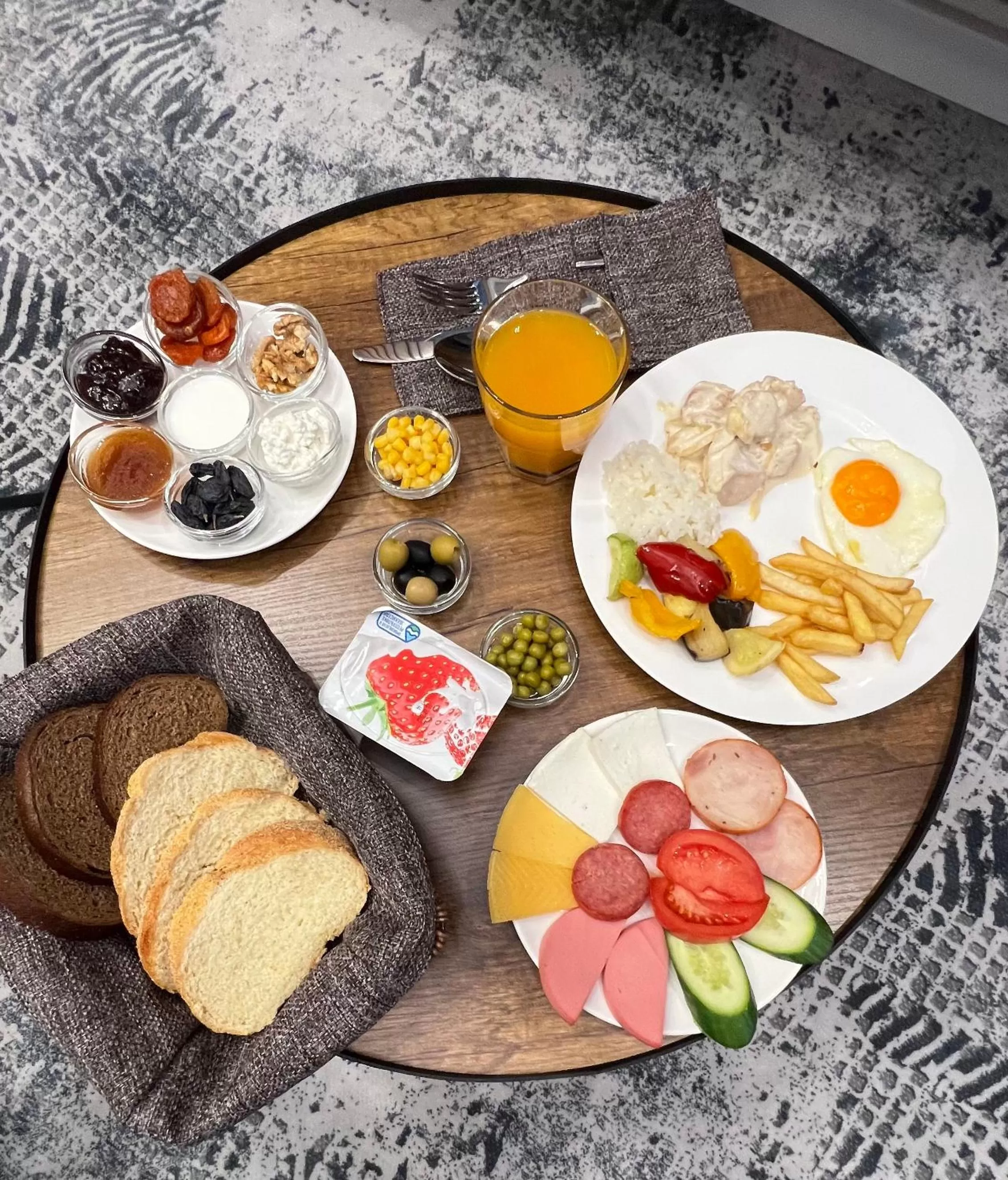 Breakfast in MaxWell Hotel & SPA