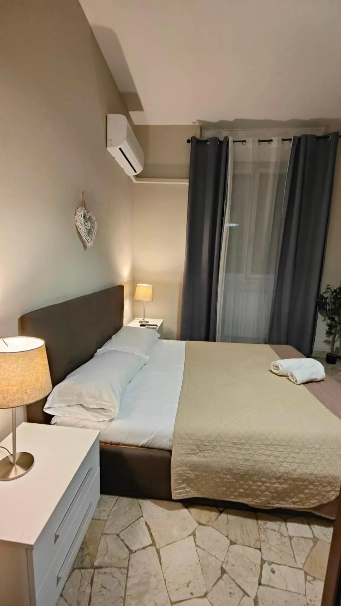 Bed in Etnea Glamour House