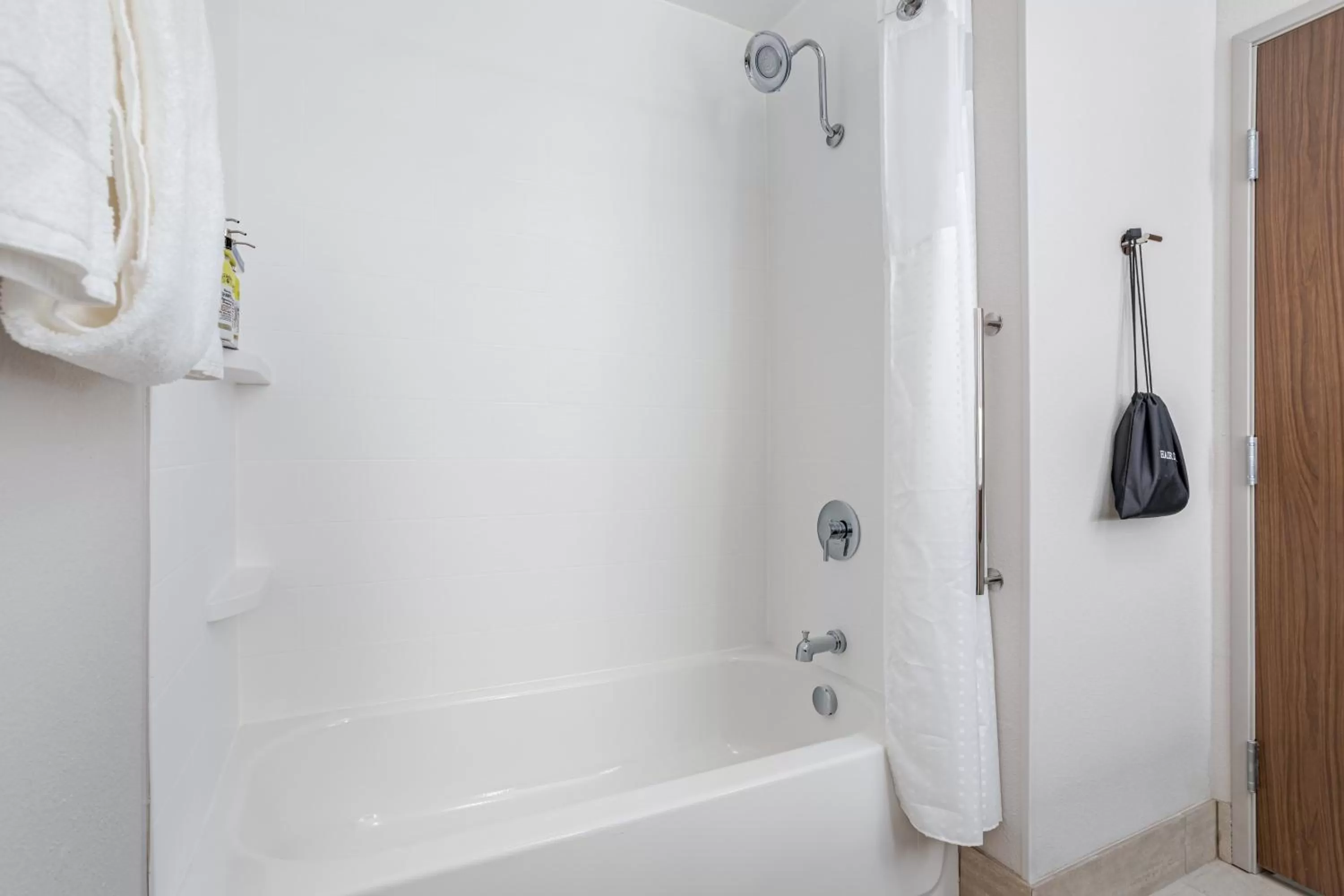 Bathroom in Holiday Inn Express & Suites - Elkhart North by IHG