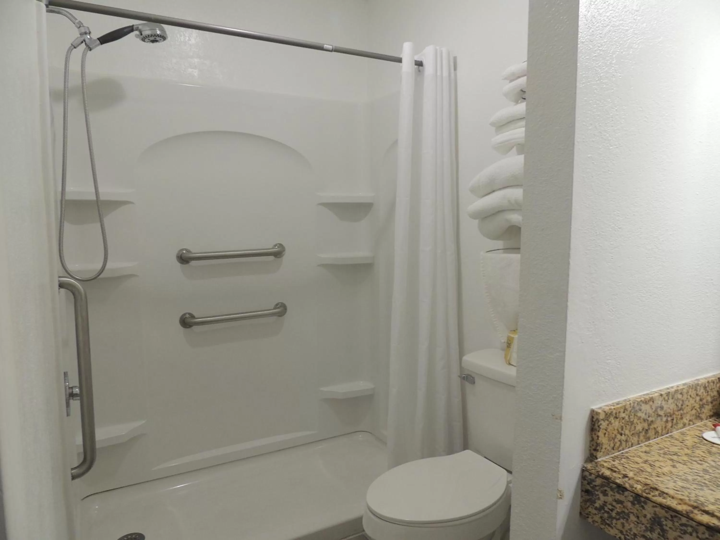 Super 8 by Wyndham Mifflinville Near Bloomsburg