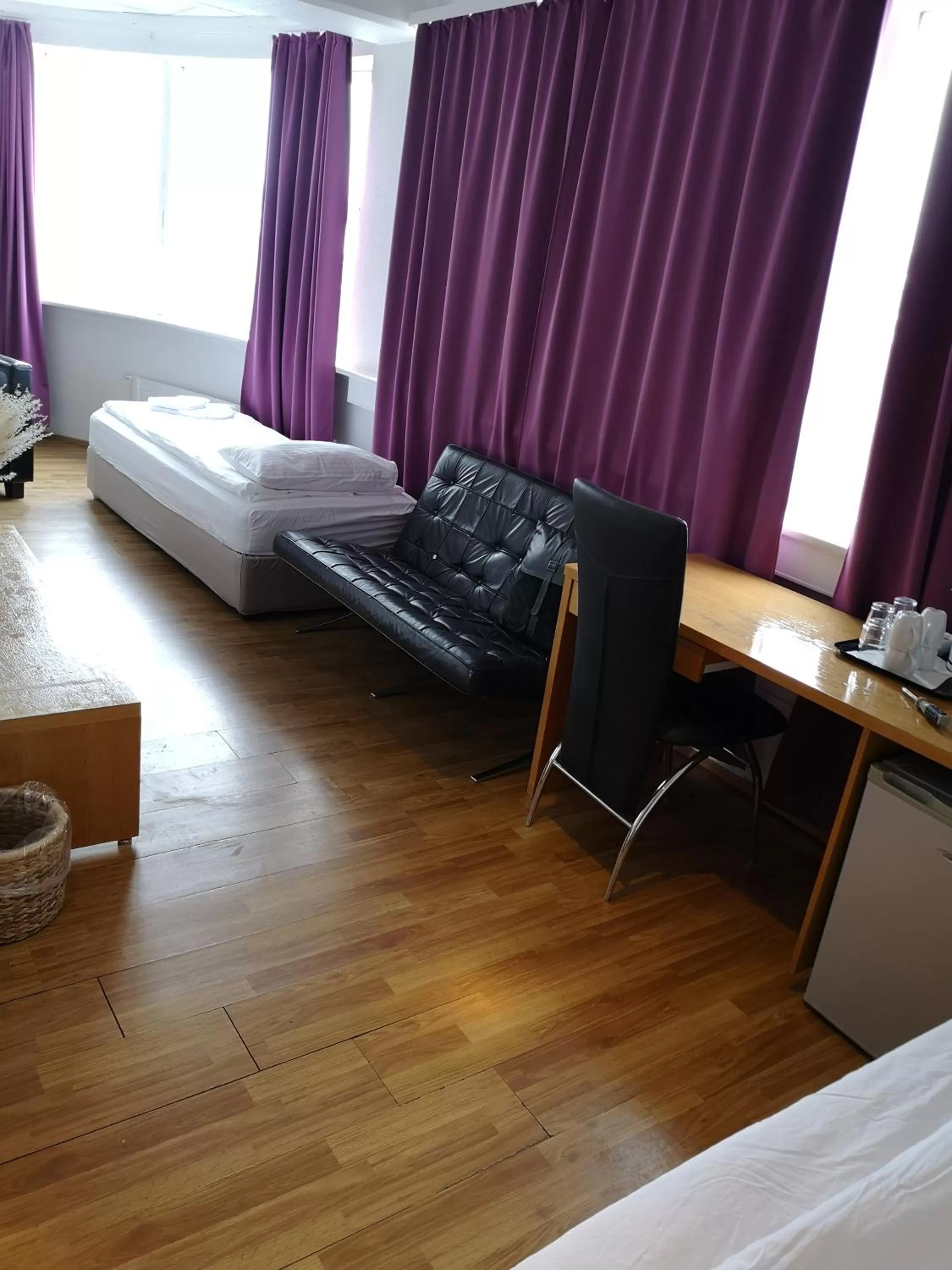 hair dresser, Bed in 101 Guesthouse Hotel