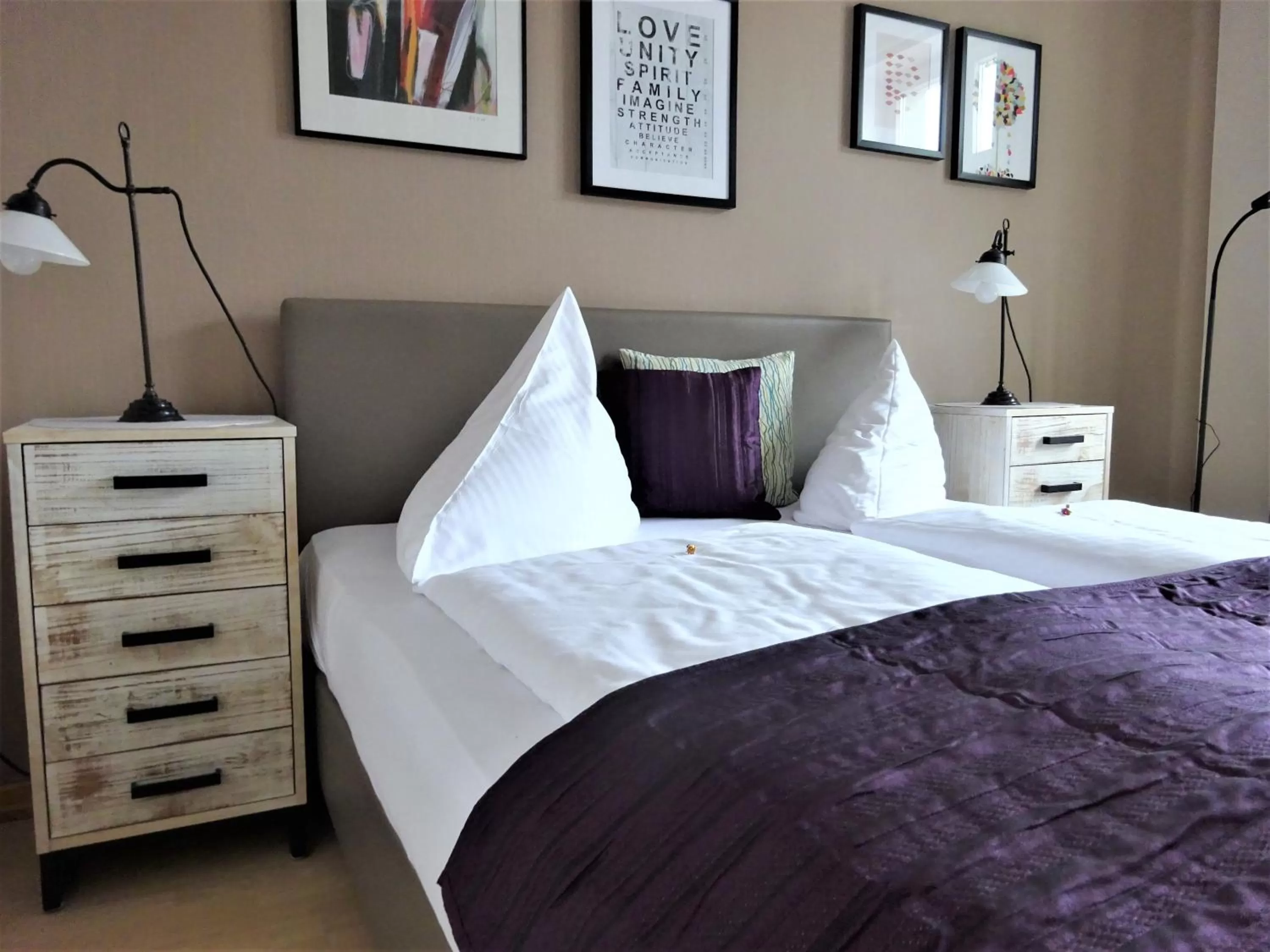 Bed in Pension Zur Fährbrücke