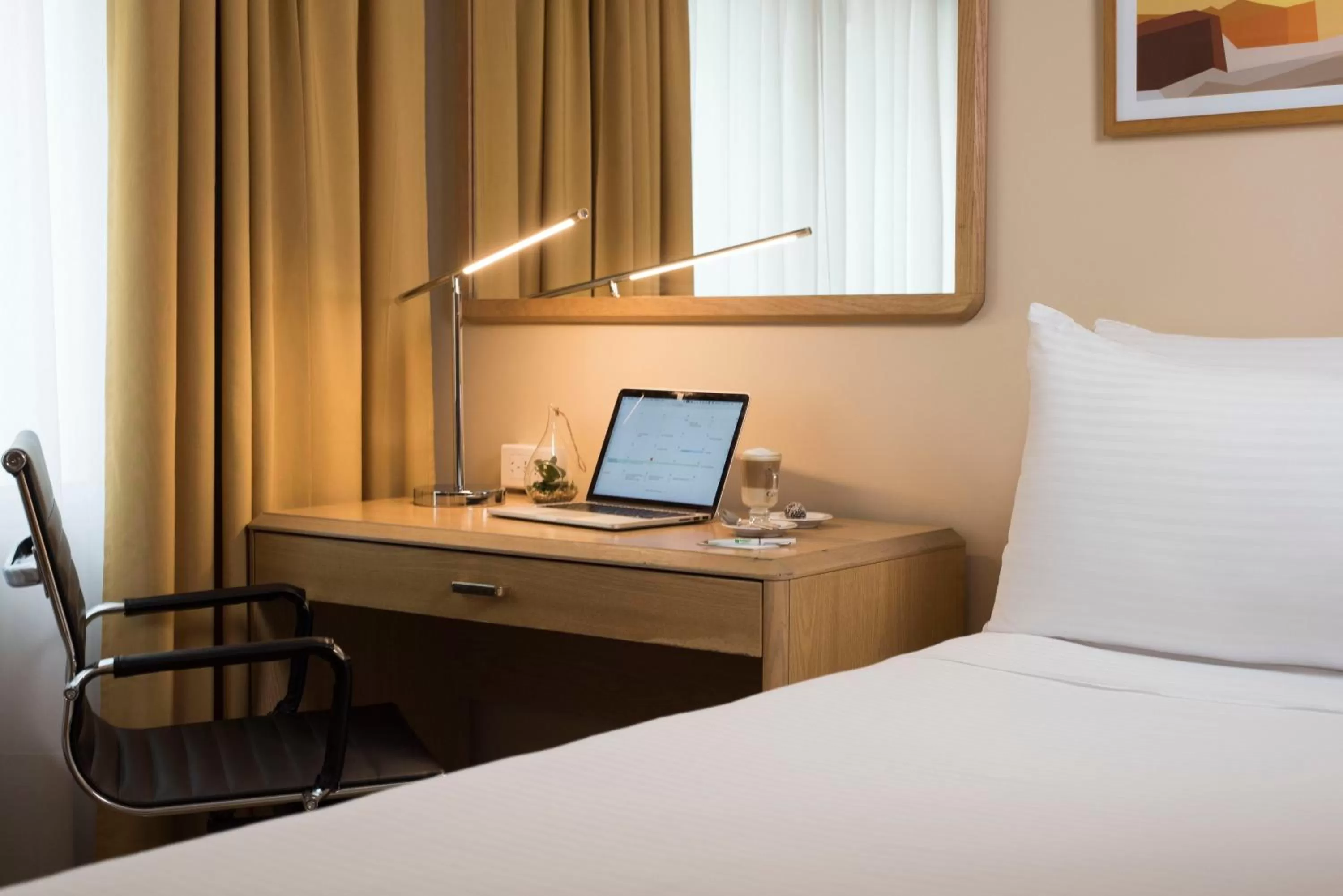 Photo of the whole room, Bed in Holiday Inn Montevideo by IHG