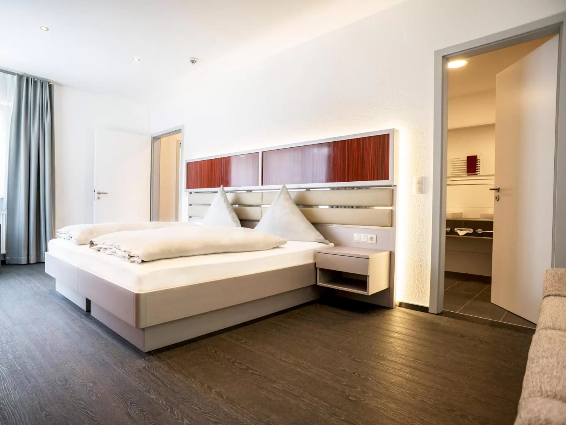 Bed in Hennedamm Hotel