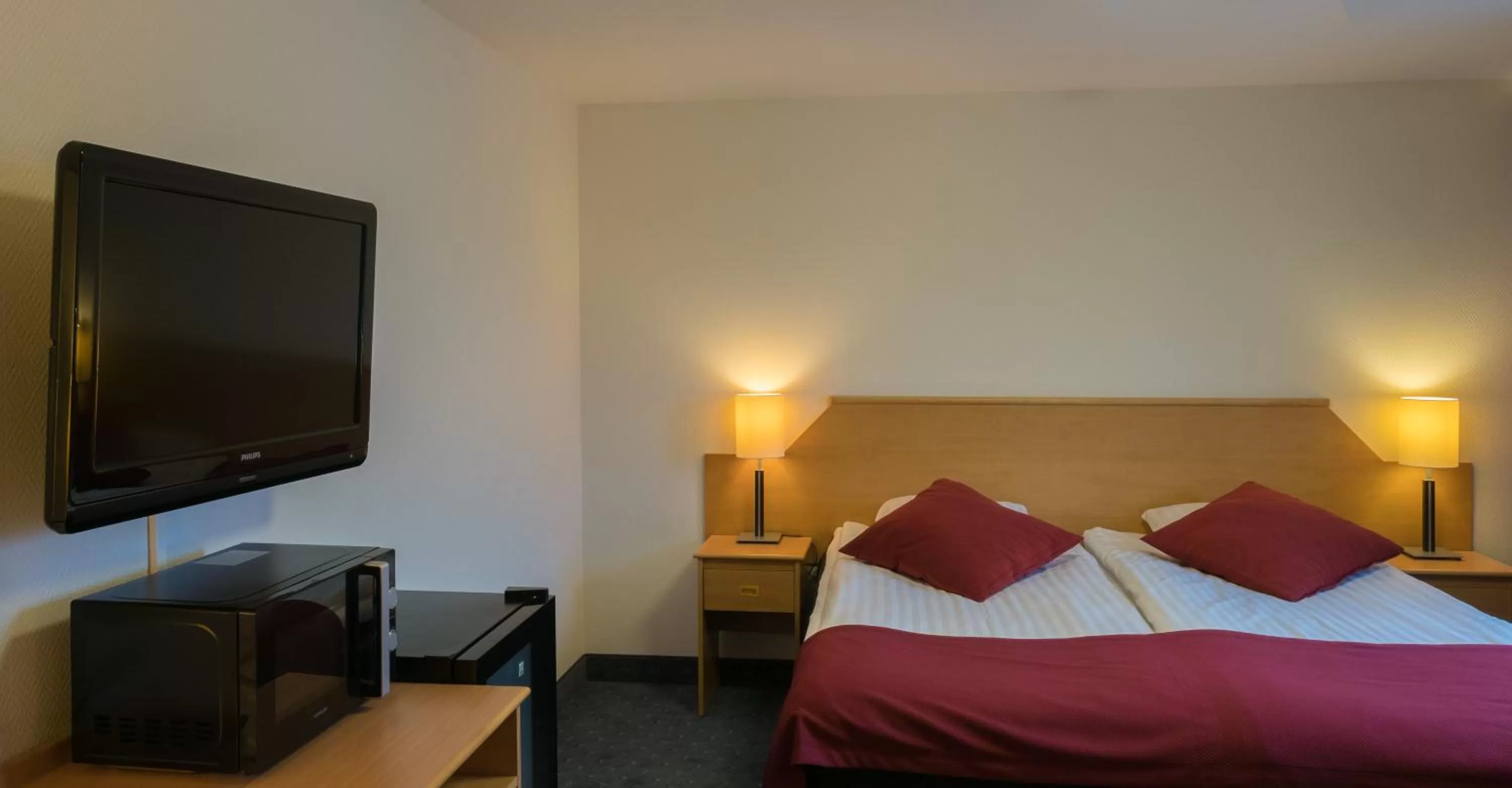 Photo of the whole room, Bed in 2Home Stockholm South