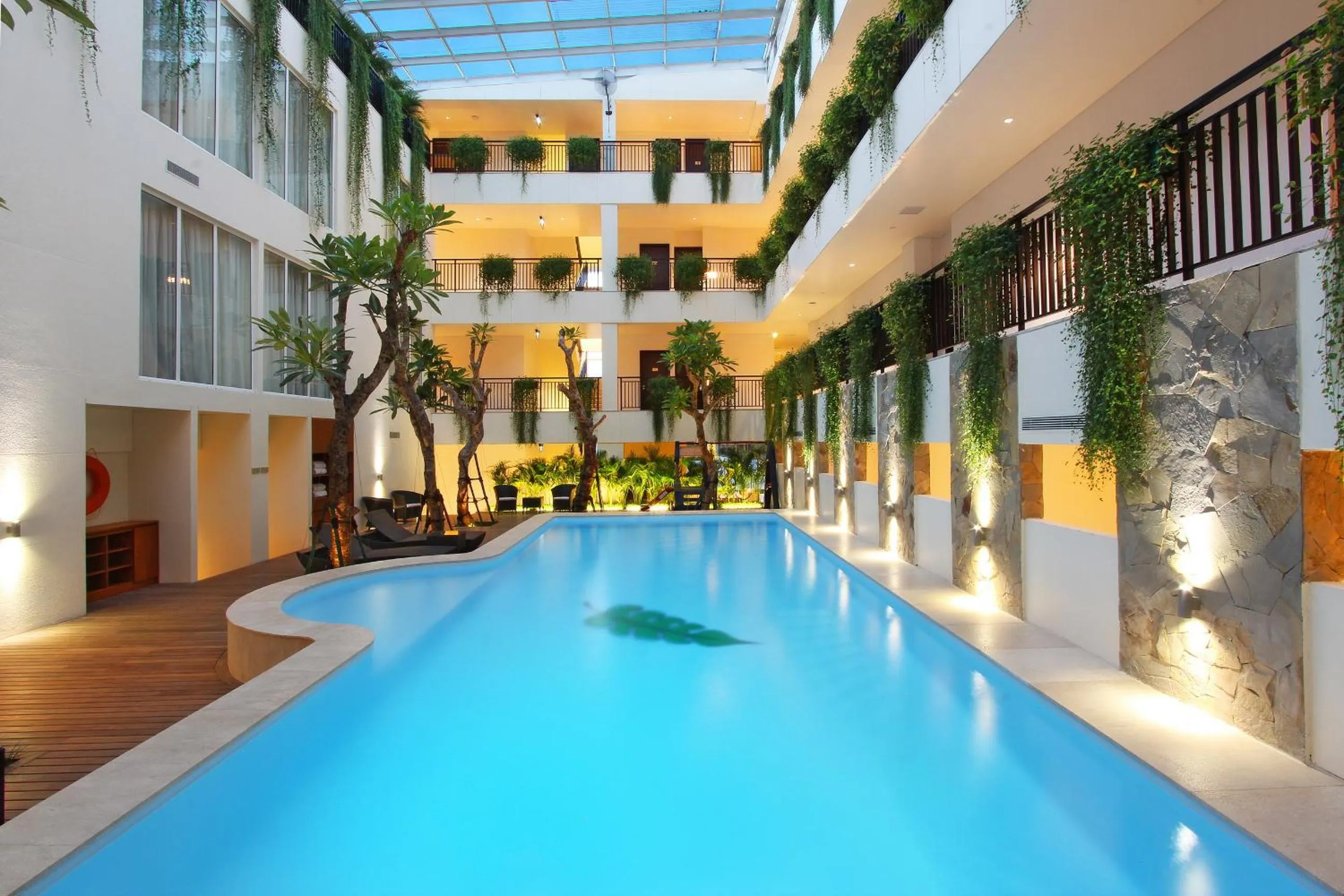 Swimming pool in Dwijaya House of Pakubuwono