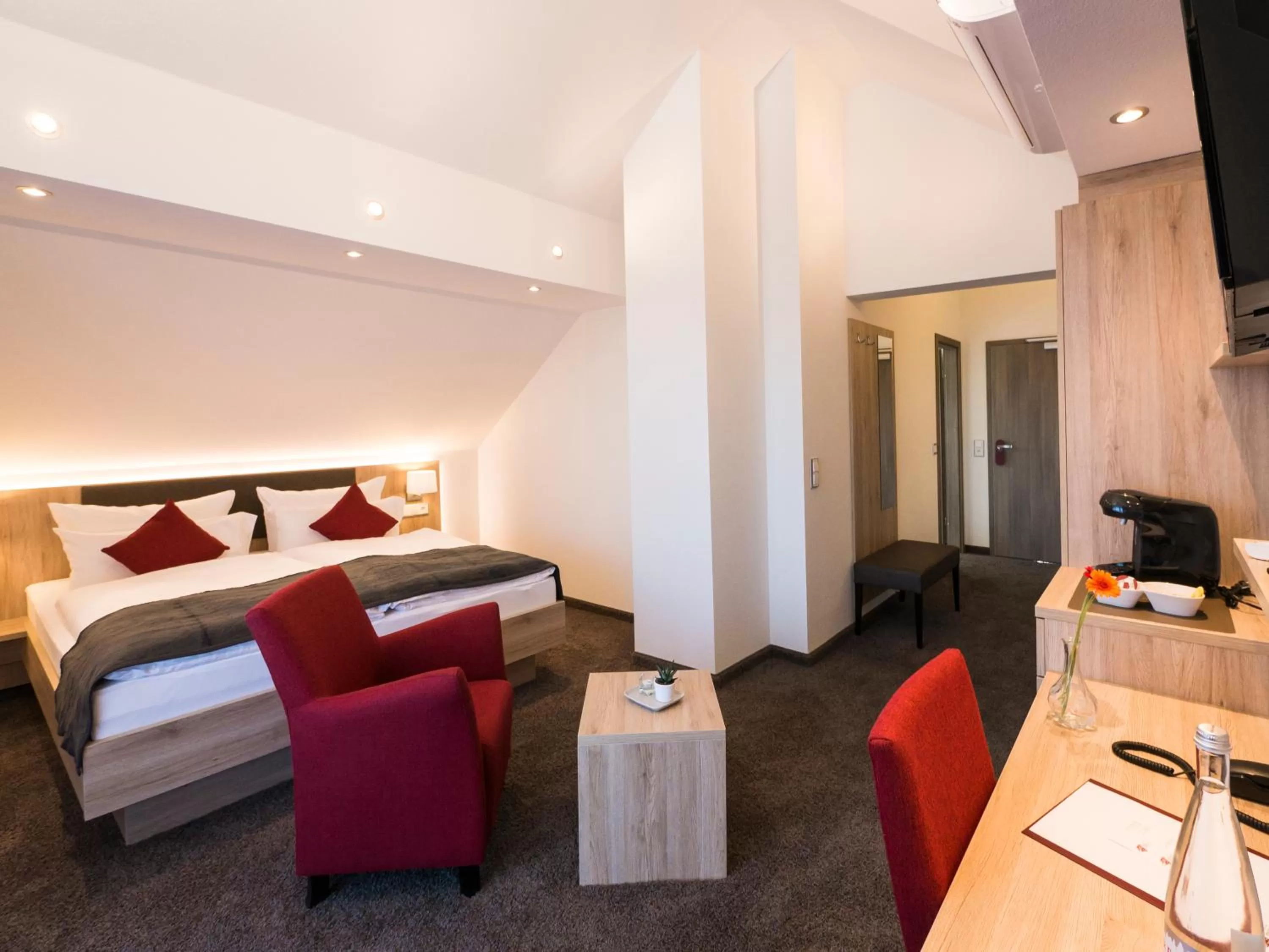 Photo of the whole room, Bed in Hotel Restaurant Schiff