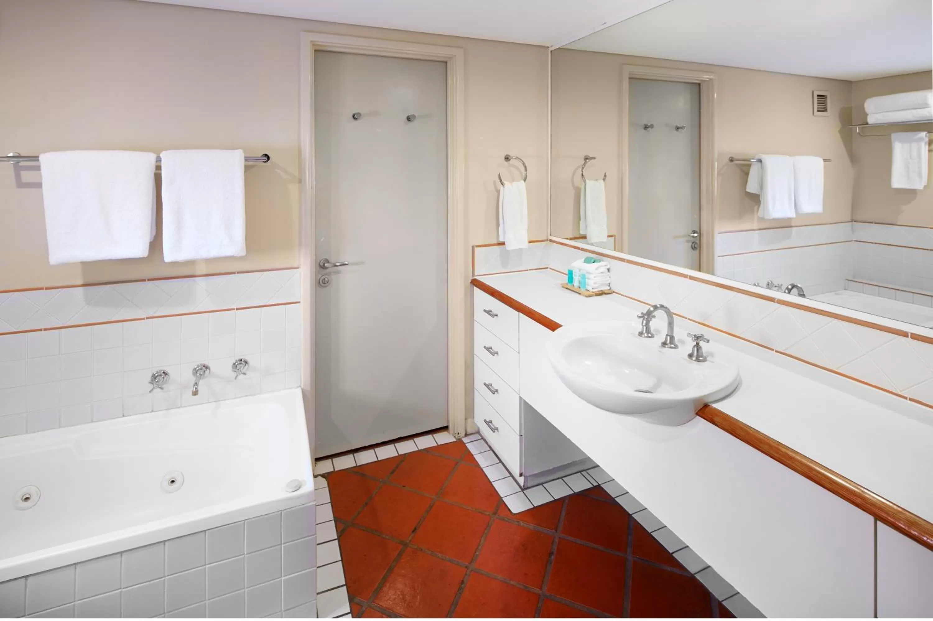 Bathroom in Seashells Scarborough