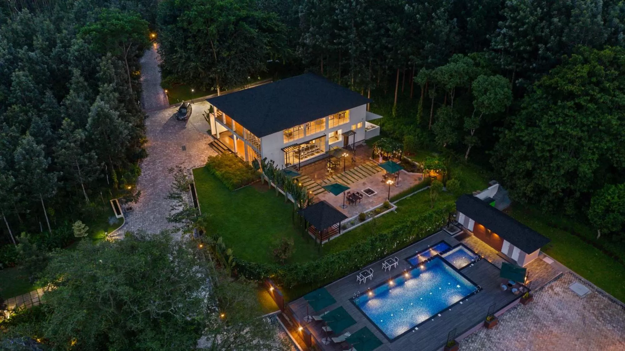 Facade/entrance in Vismita County