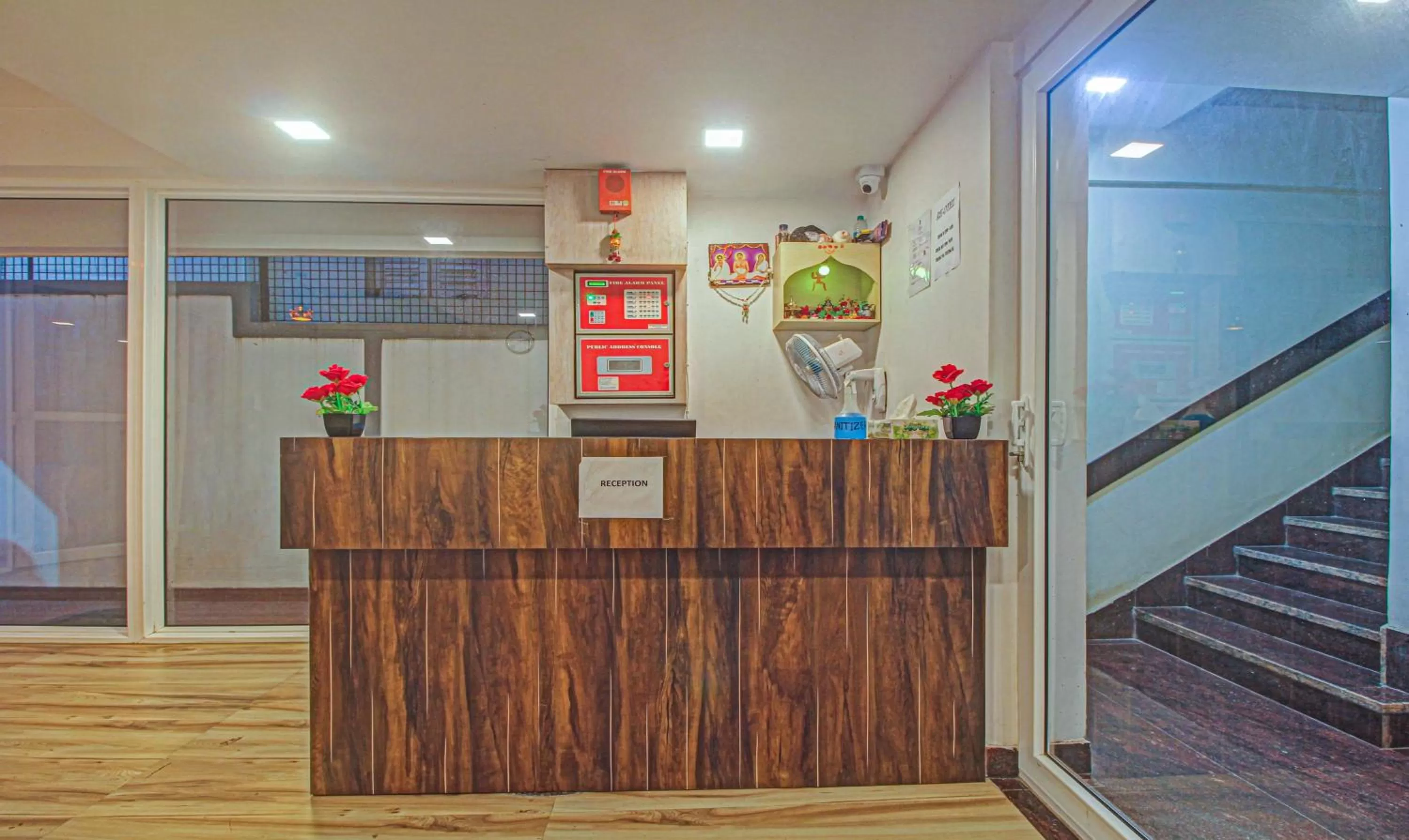 Lobby or reception in Itsy Hotels Reotel Near Rabindra Sarobar