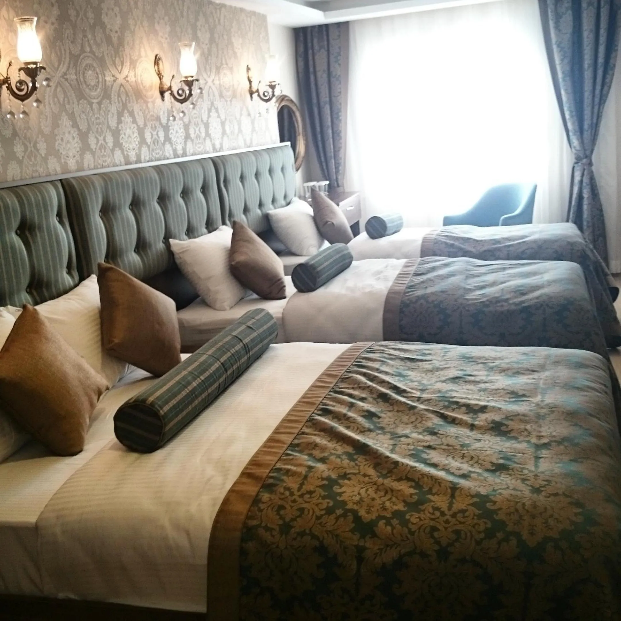 Bathroom, Bed in Marmara Place Old City Hotel