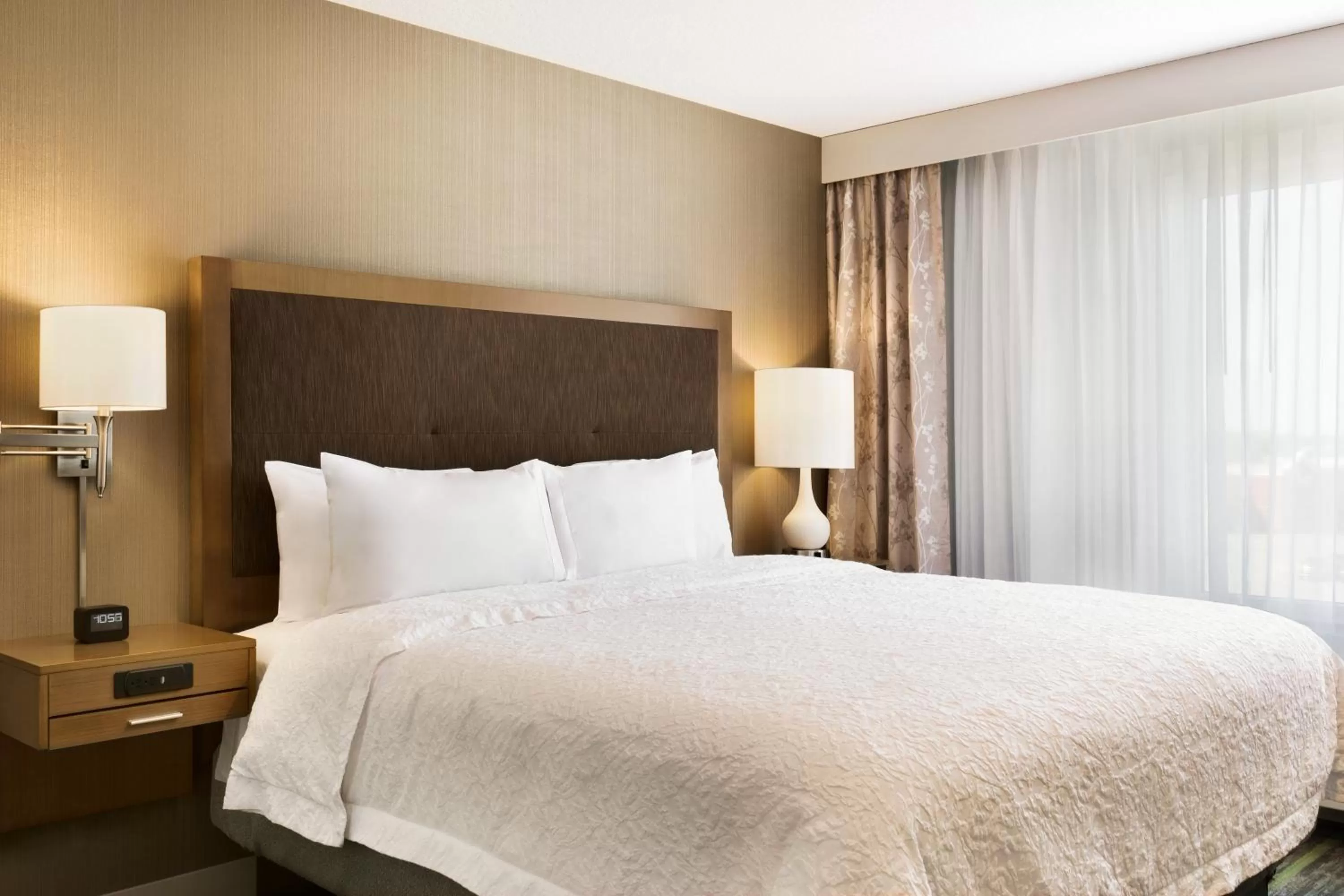 Bedroom, Bed in Ramada by Wyndham St Paul AB