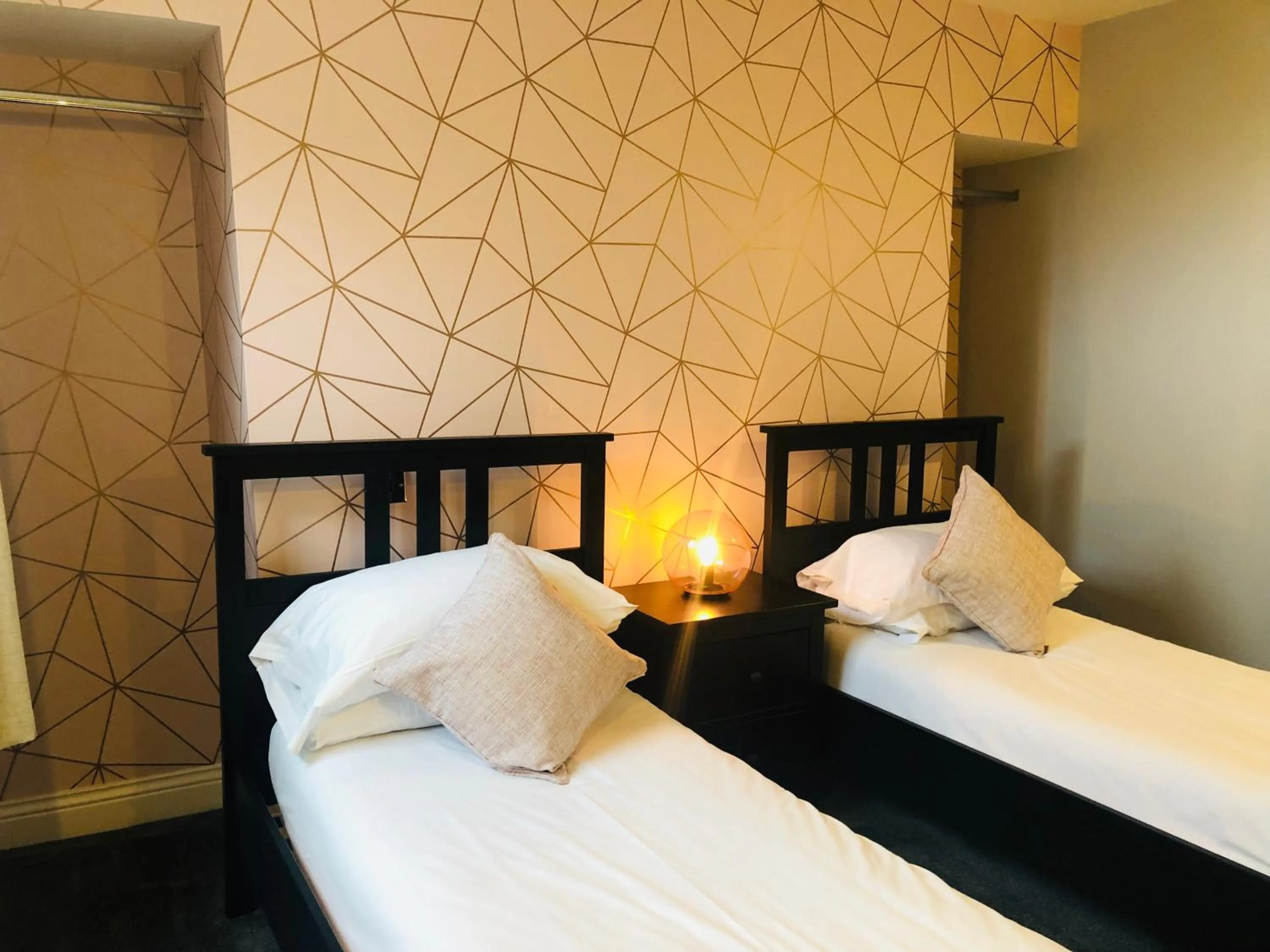 Bedroom, Bed in Hardwick Arms Hotel