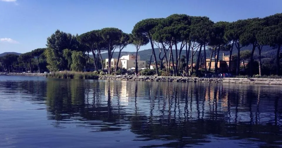 Neighbourhood in Hotel Holiday Sul Lago