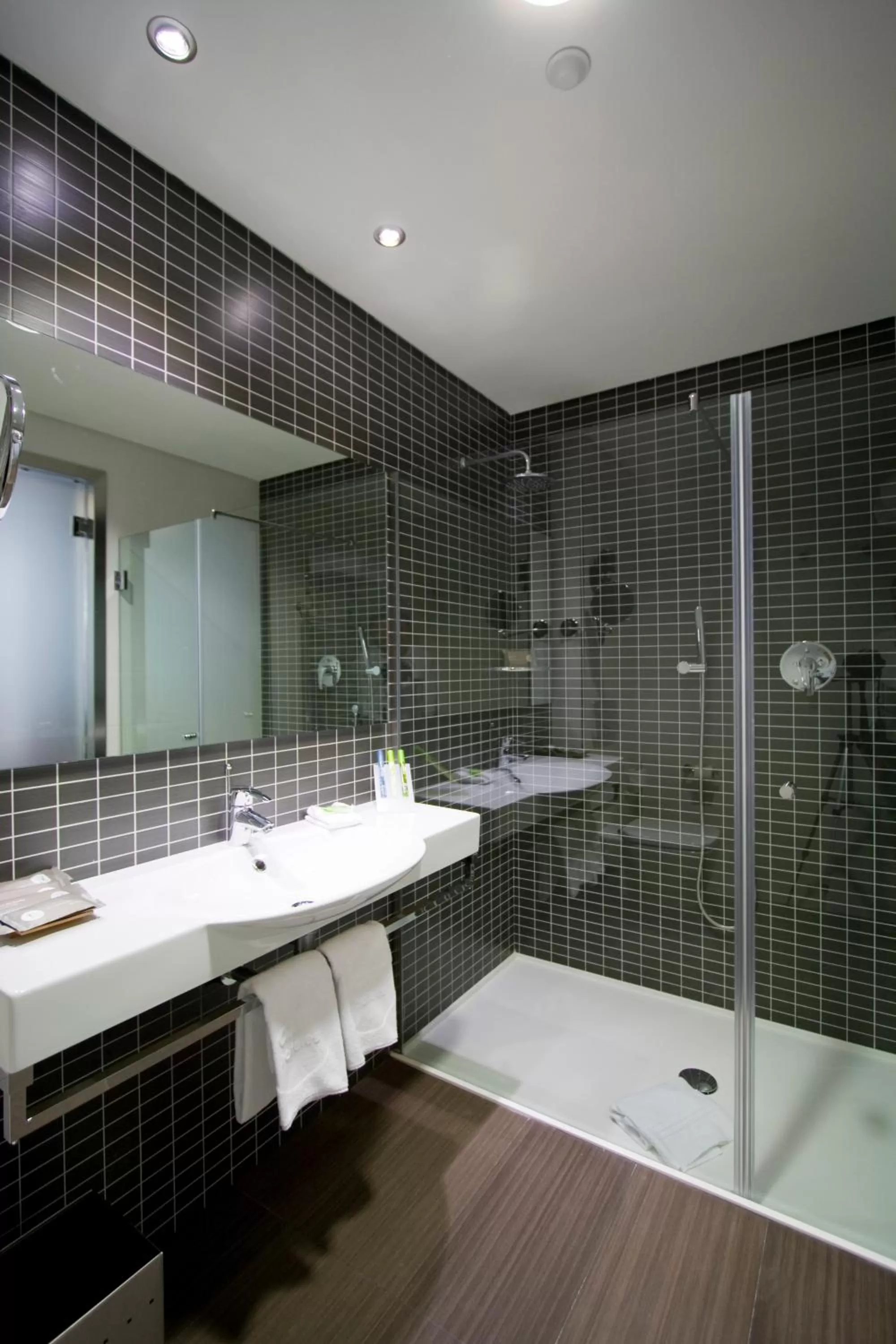 Shower in Axor Barajas