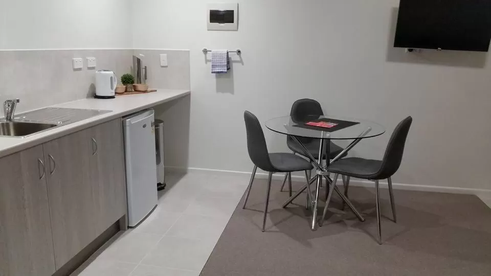 Deluxe Apartment (2 Adults) in Top Spot Motel