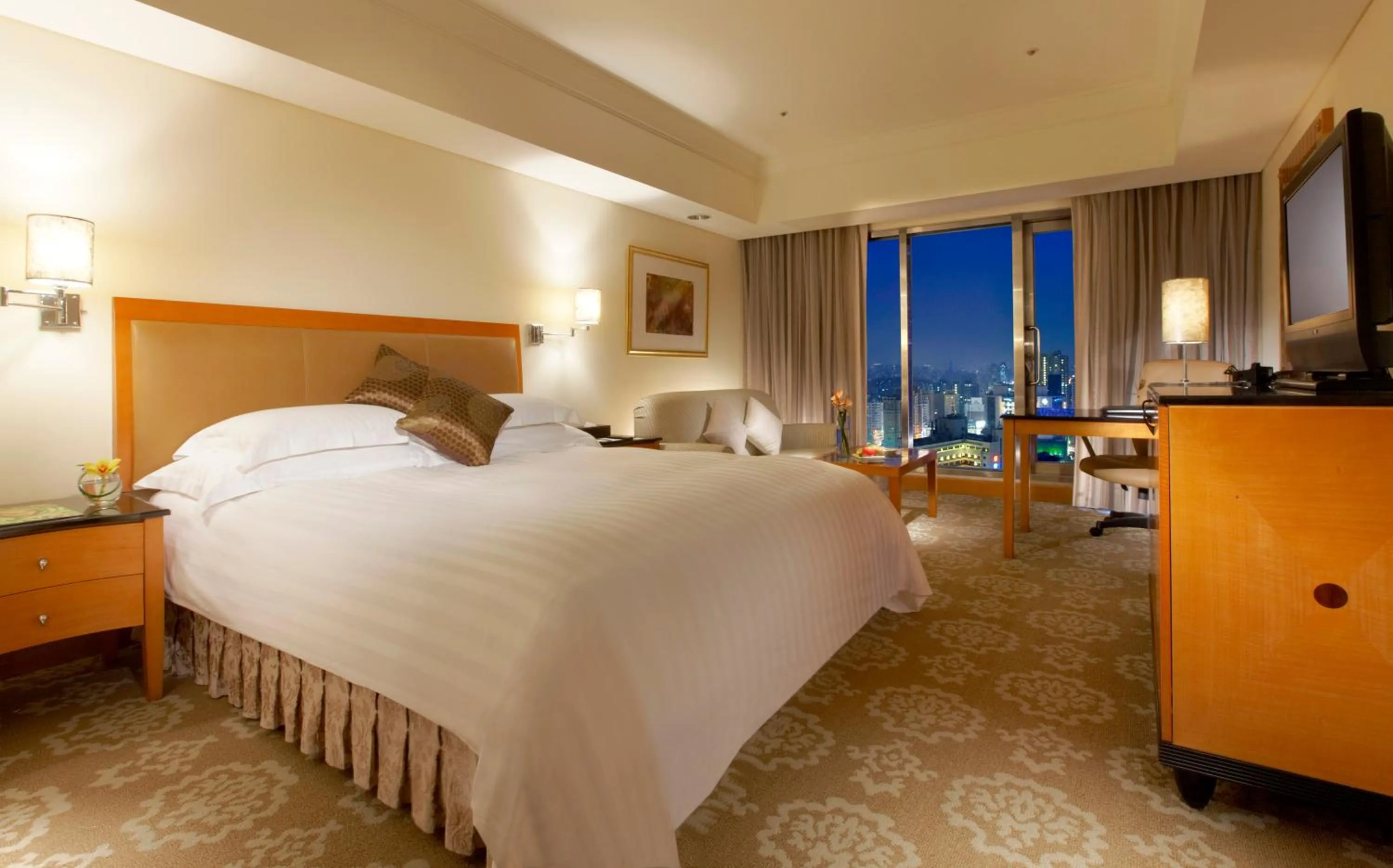 Photo of the whole room, Bed in The Splendor Hotel Taichung