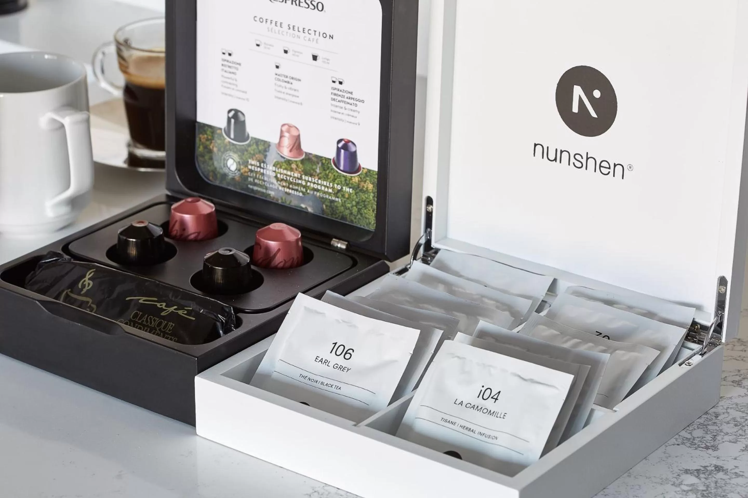 Coffee/tea facilities in 124 on Queen Hotel & Spa