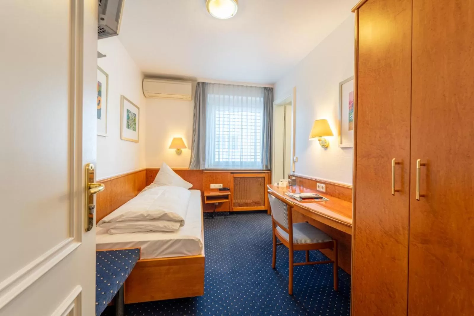 Bed in Hotel Württemberger Hof