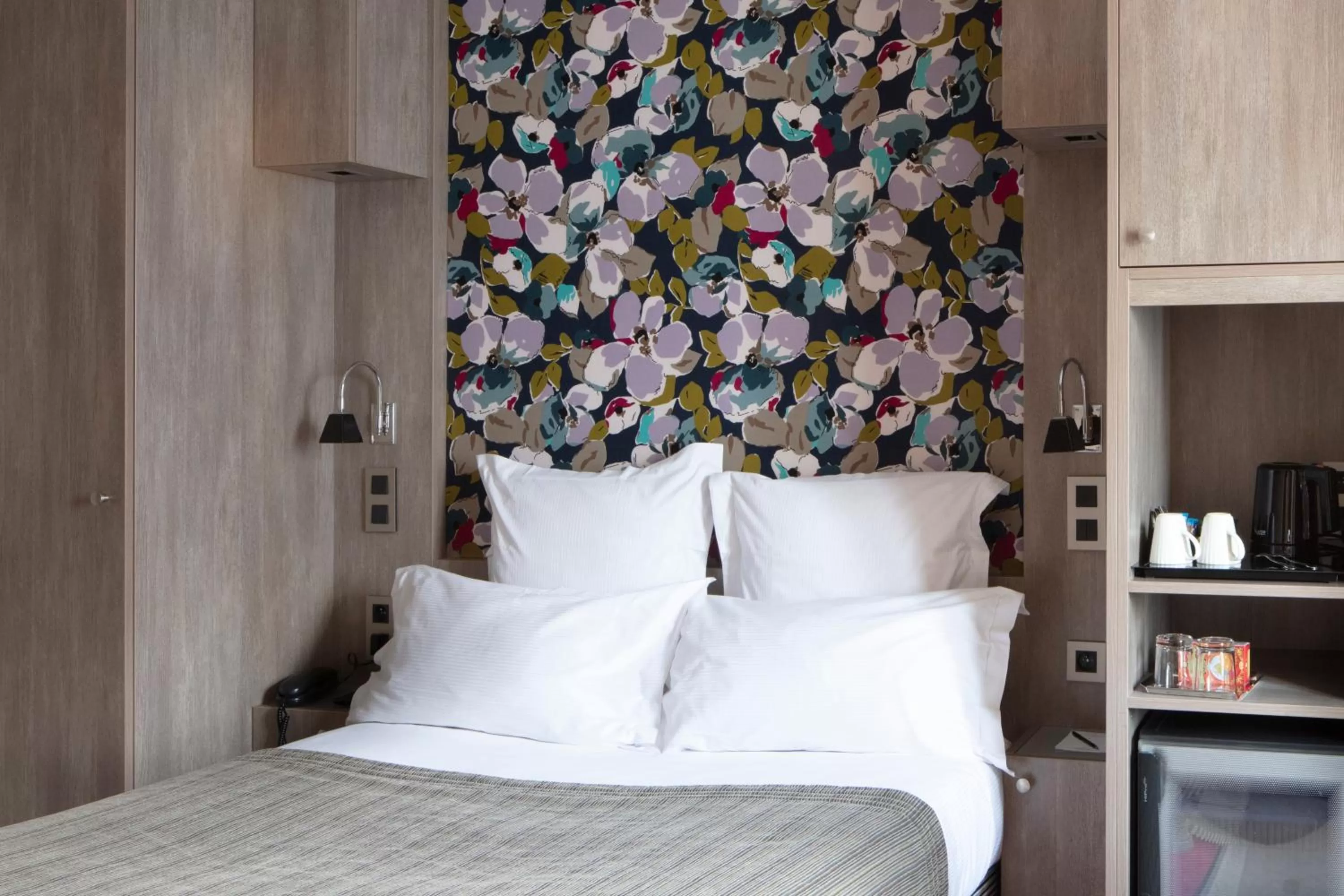 Photo of the whole room, Bed in Hôtel Regent's Garden - Astotel