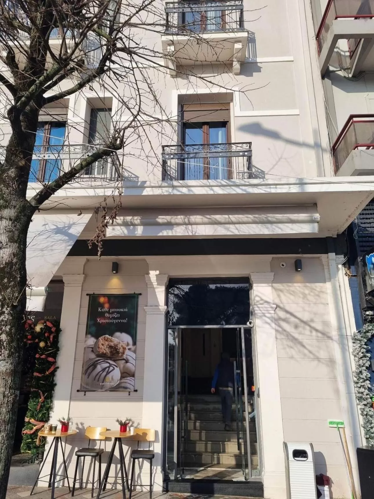 Property building in Brettania Hotel