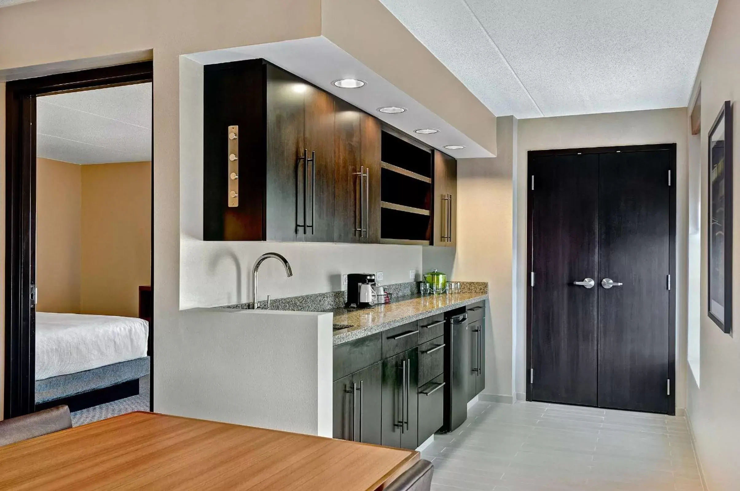 One-Bedroom King Suite with Roll-In Shower - Disability Access in Hyatt Place Fredericksburg at Mary Washington One-Bedroom King Suite with Roll-In Shower - Disability Access in Hyatt Place Fredericksburg at Mary Washington