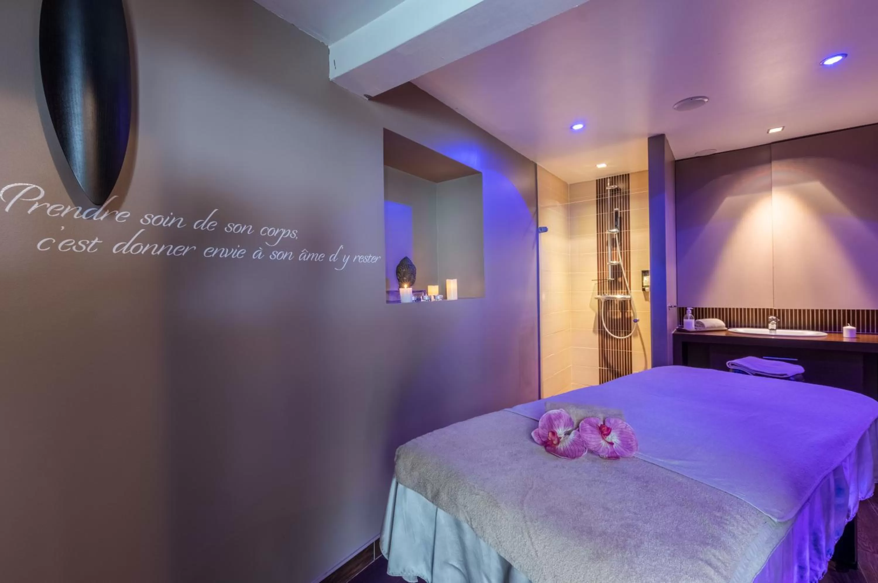 Bed in Résidence Hôtelière Natureva & Spa