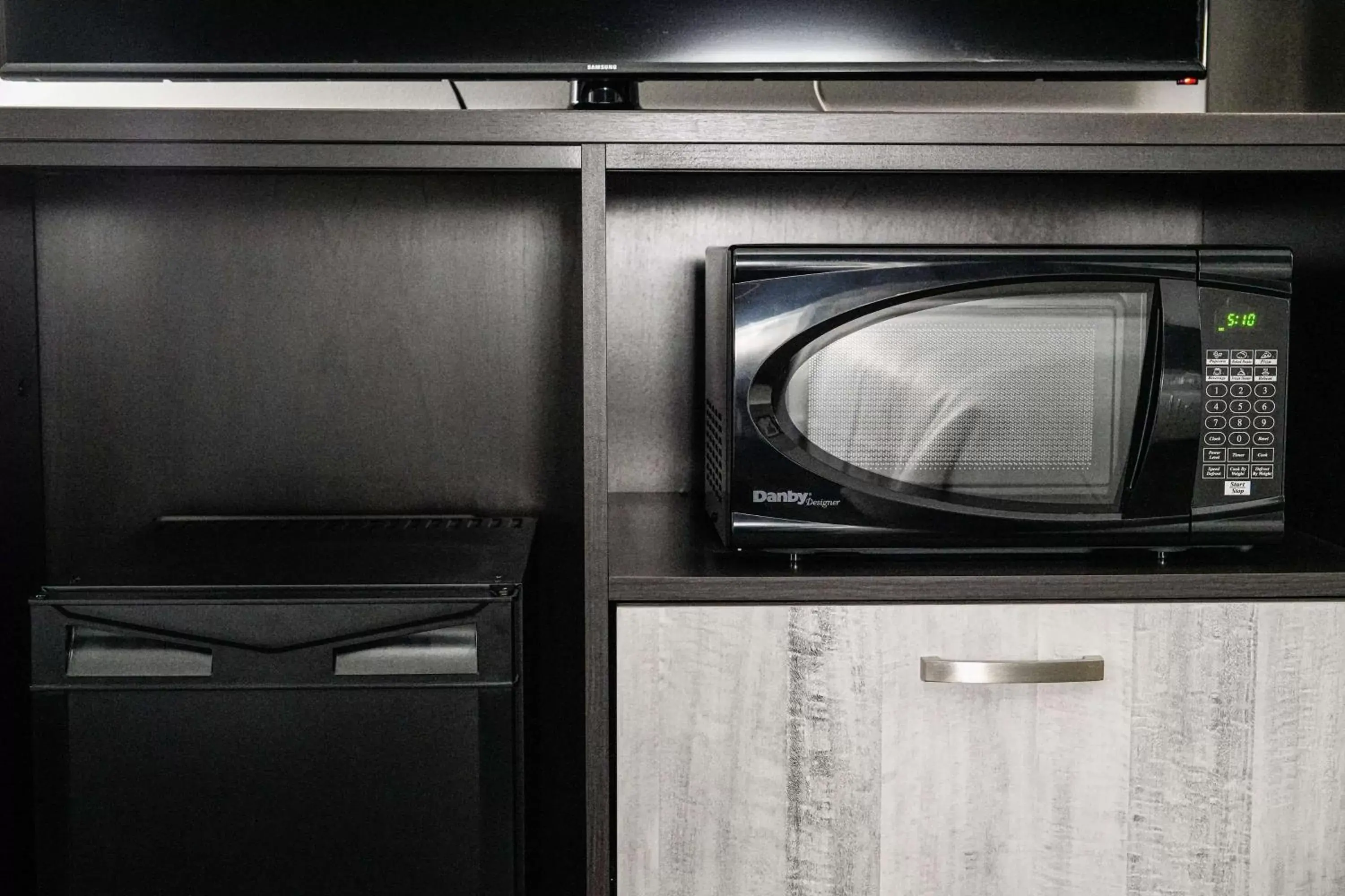 King Suite with Lake View in Best Western Plus Chocolate Lake Hotel - Halifax King Suite with Lake View in Best Western Plus Chocolate Lake Hotel - Halifax